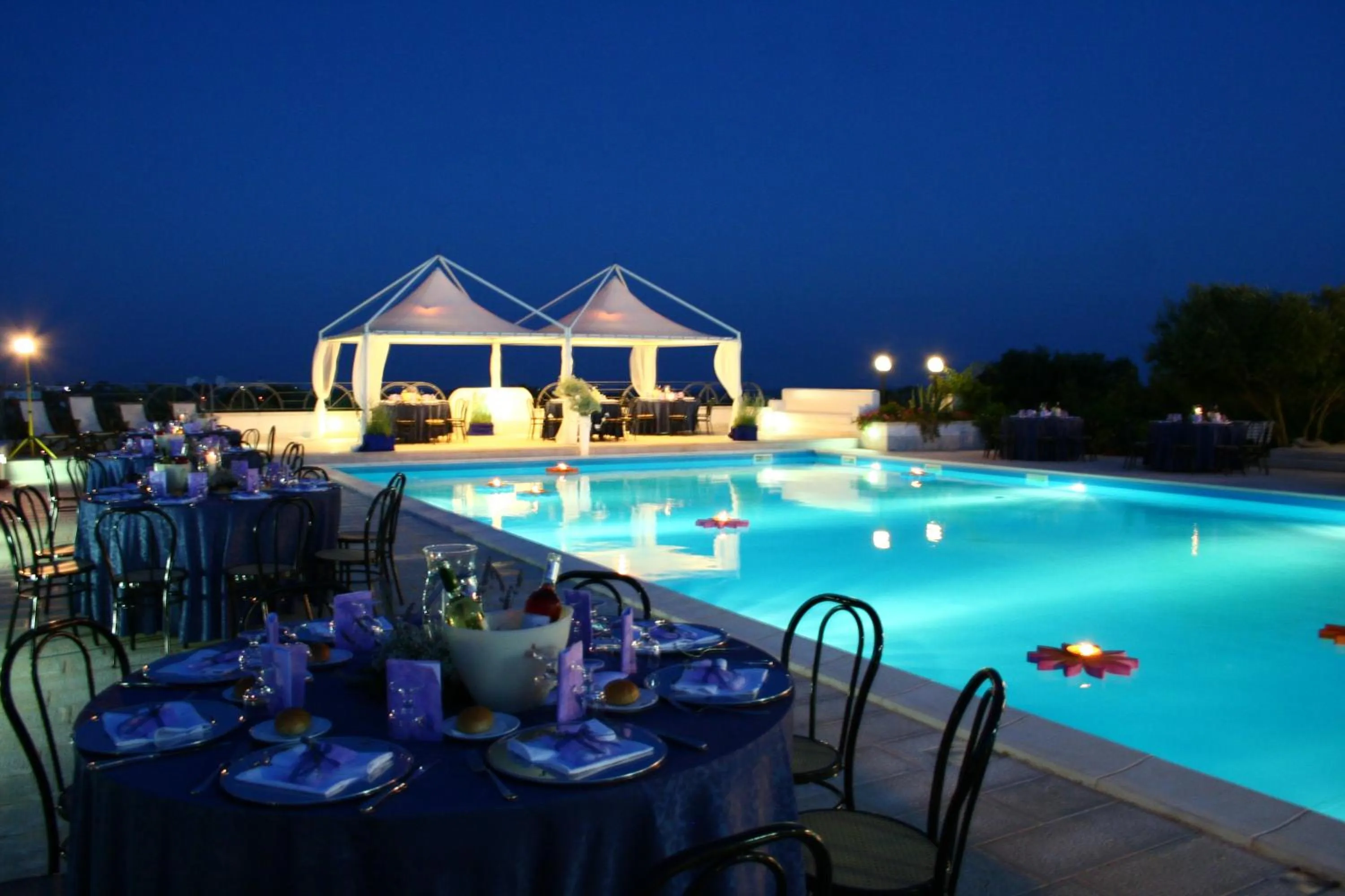 Swimming pool in Hotel Incanto