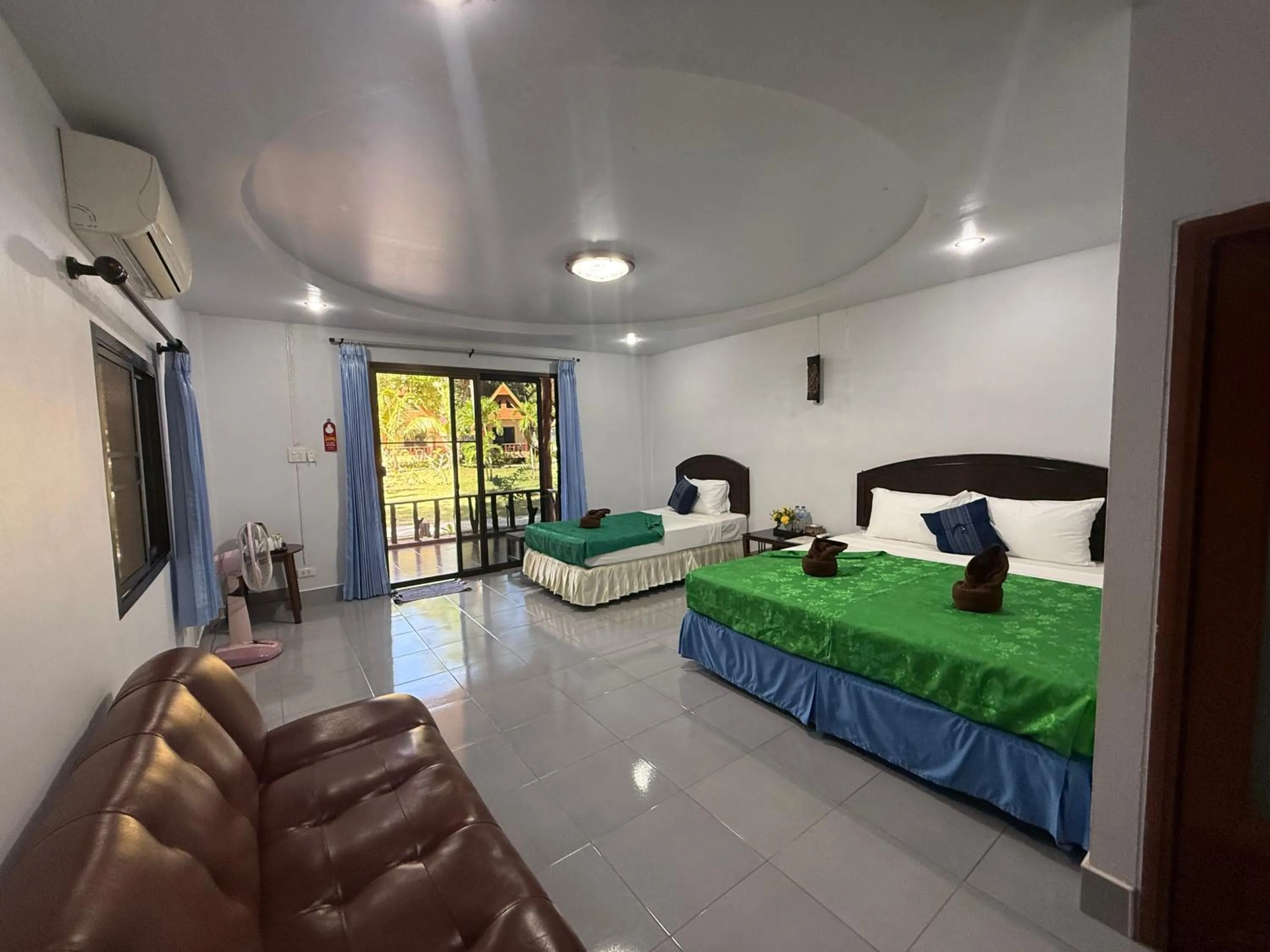 Bed in Season Bungalow