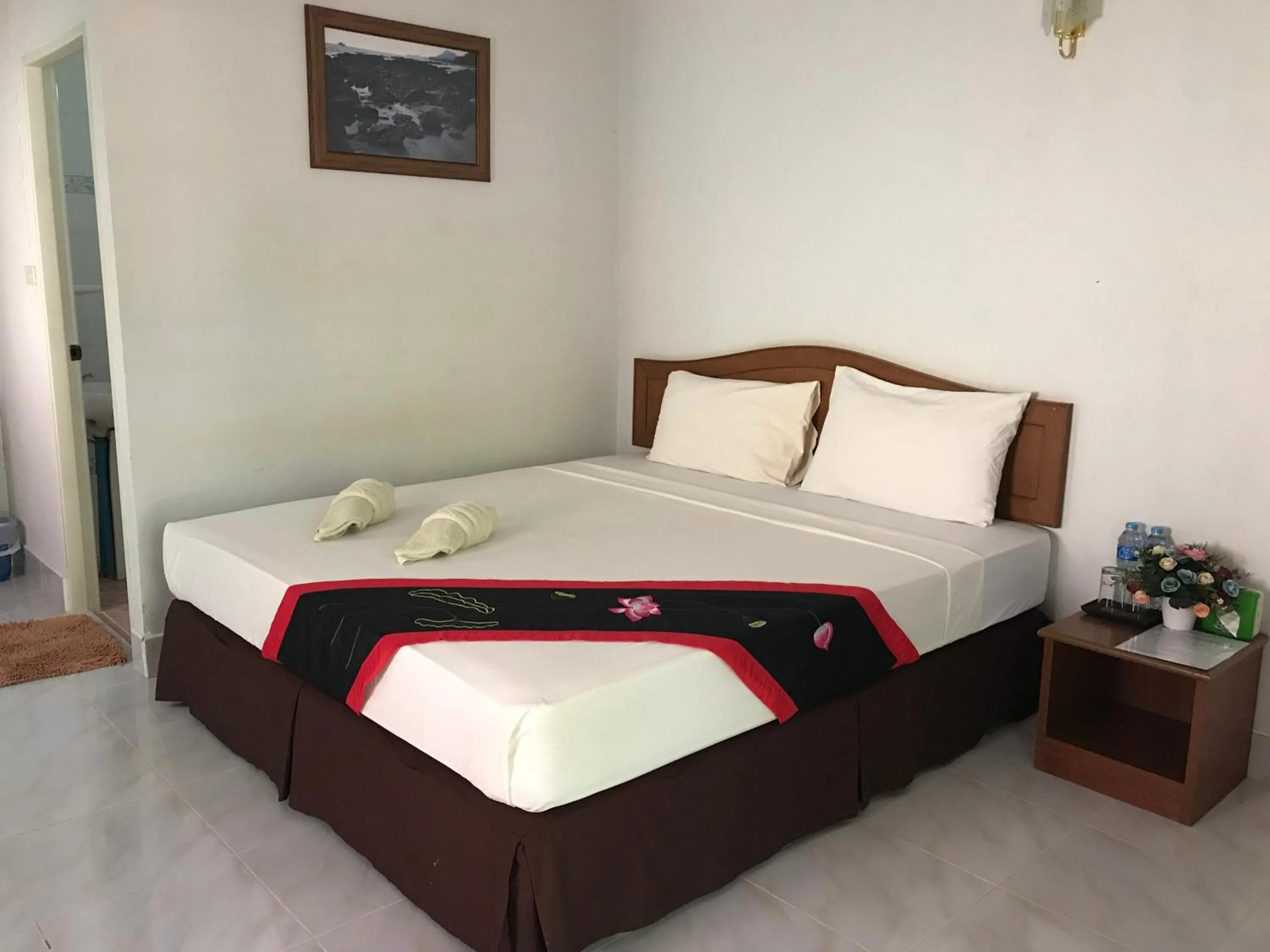 Bedroom, Bed in Season Bungalow