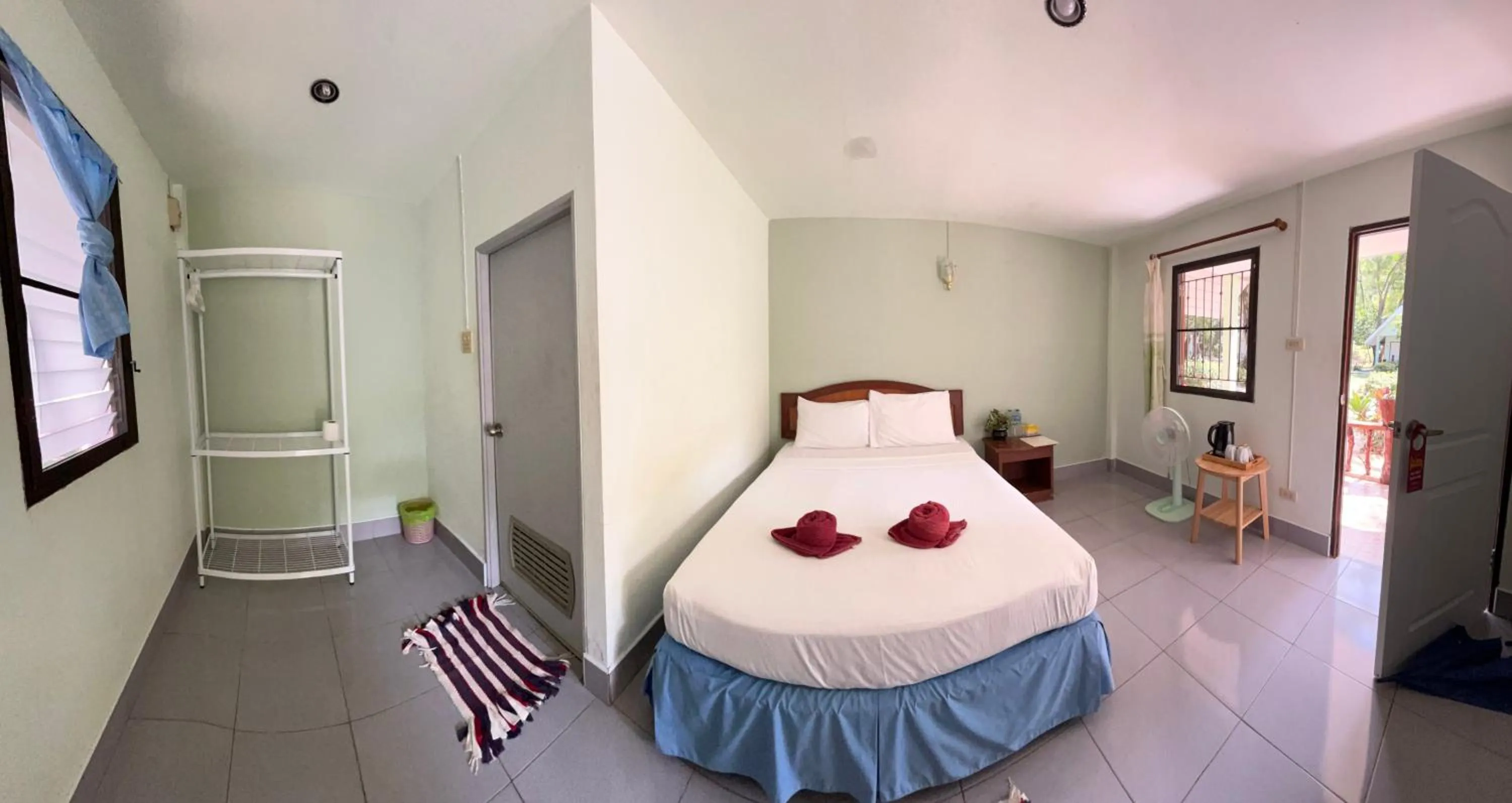 Property building, Bed in Season Bungalow