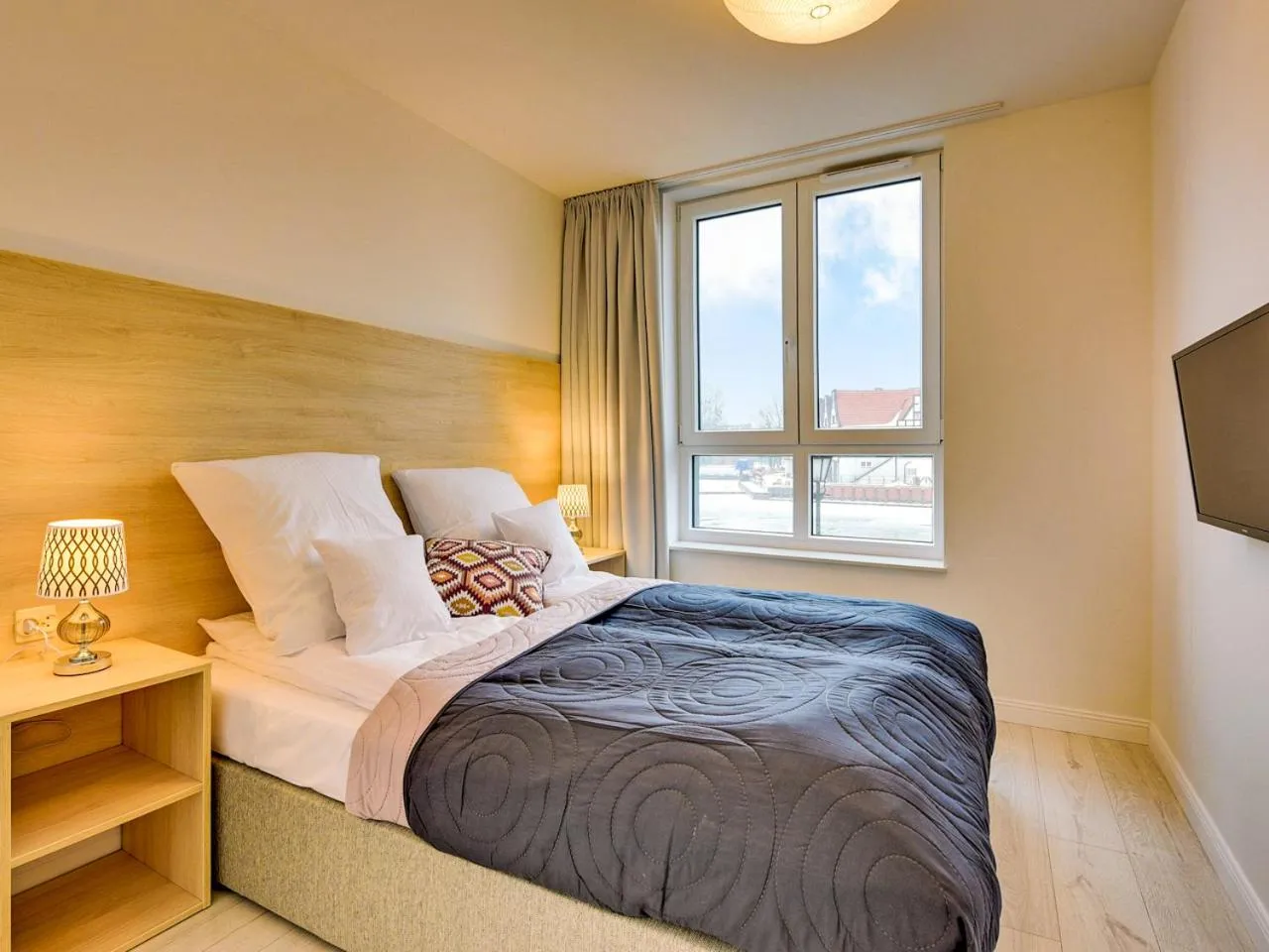 TV and multimedia, Bed in Chrobry Apartamenty Gdańsk Grodzka 10