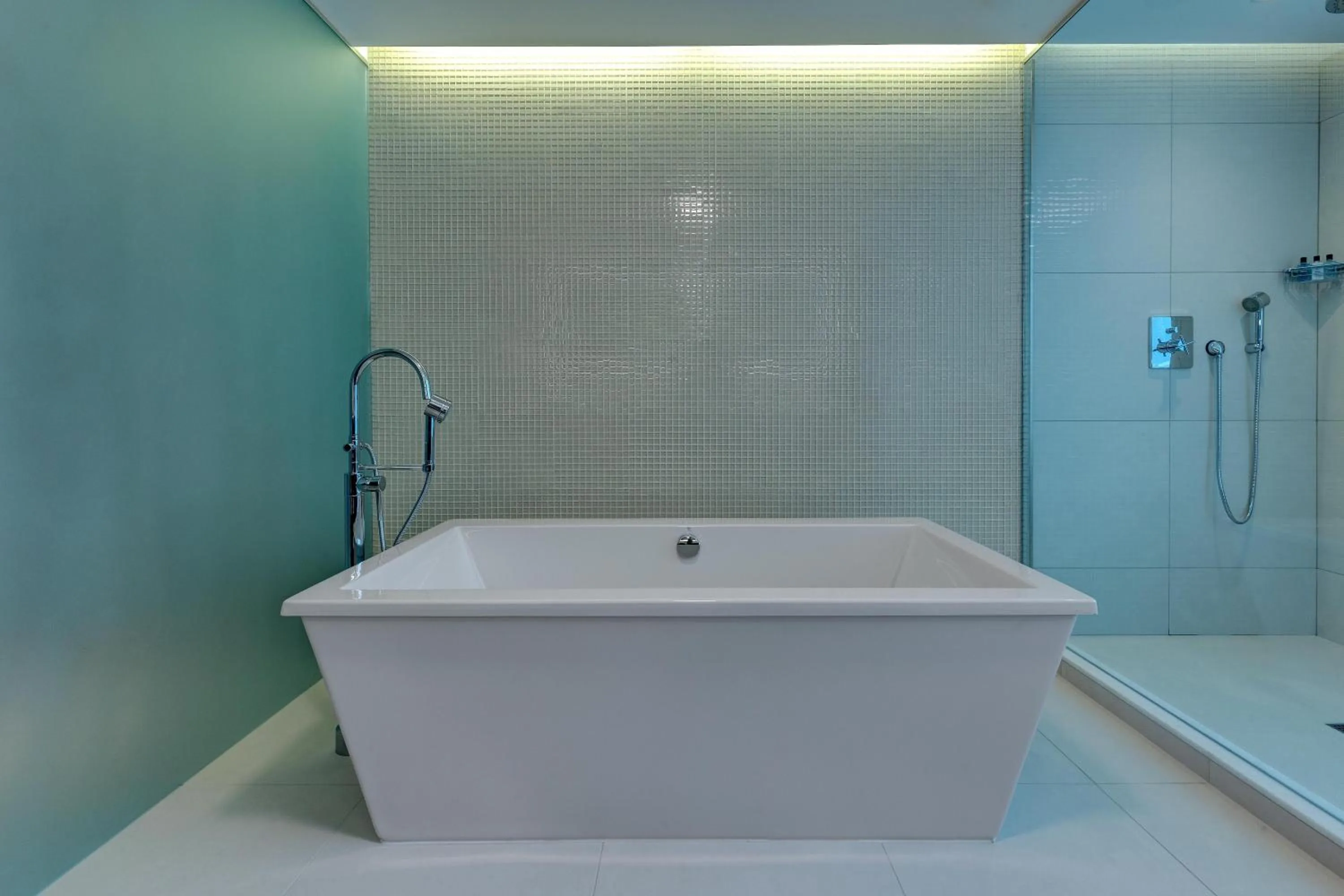 Bathroom in Hotel X Toronto, a Destination by Hyatt Hotel