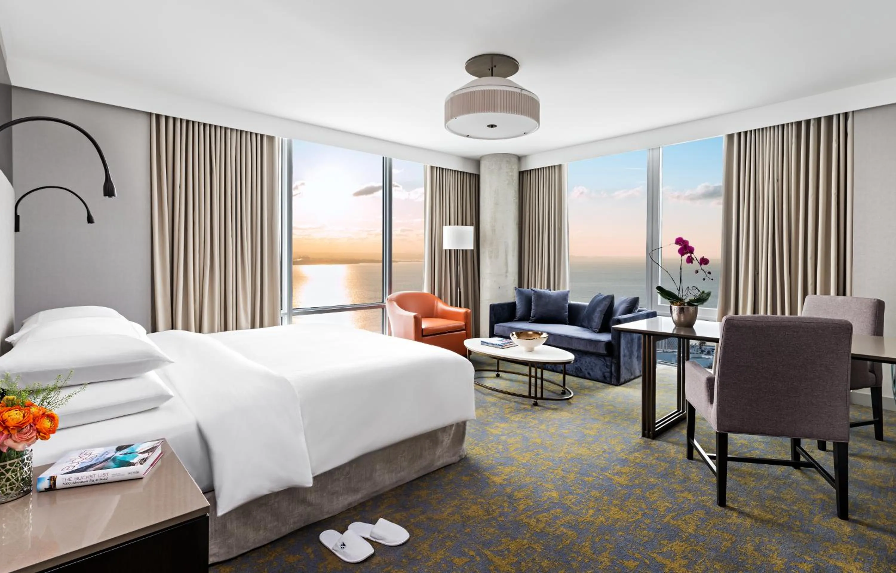 Bedroom, Bed in Hotel X Toronto, a Destination by Hyatt Hotel