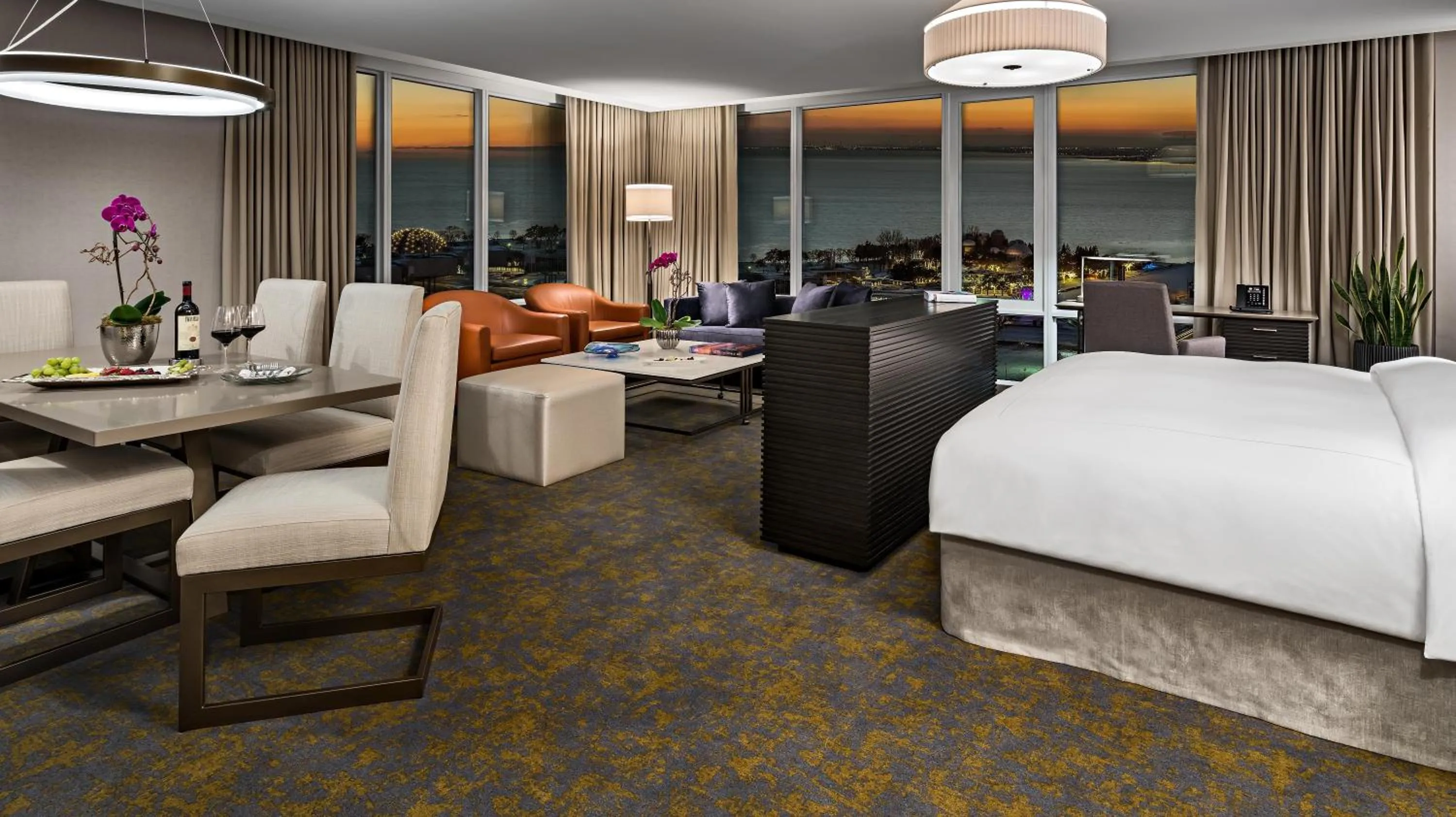 Photo of the whole room, Bed in Hotel X Toronto, a Destination by Hyatt Hotel