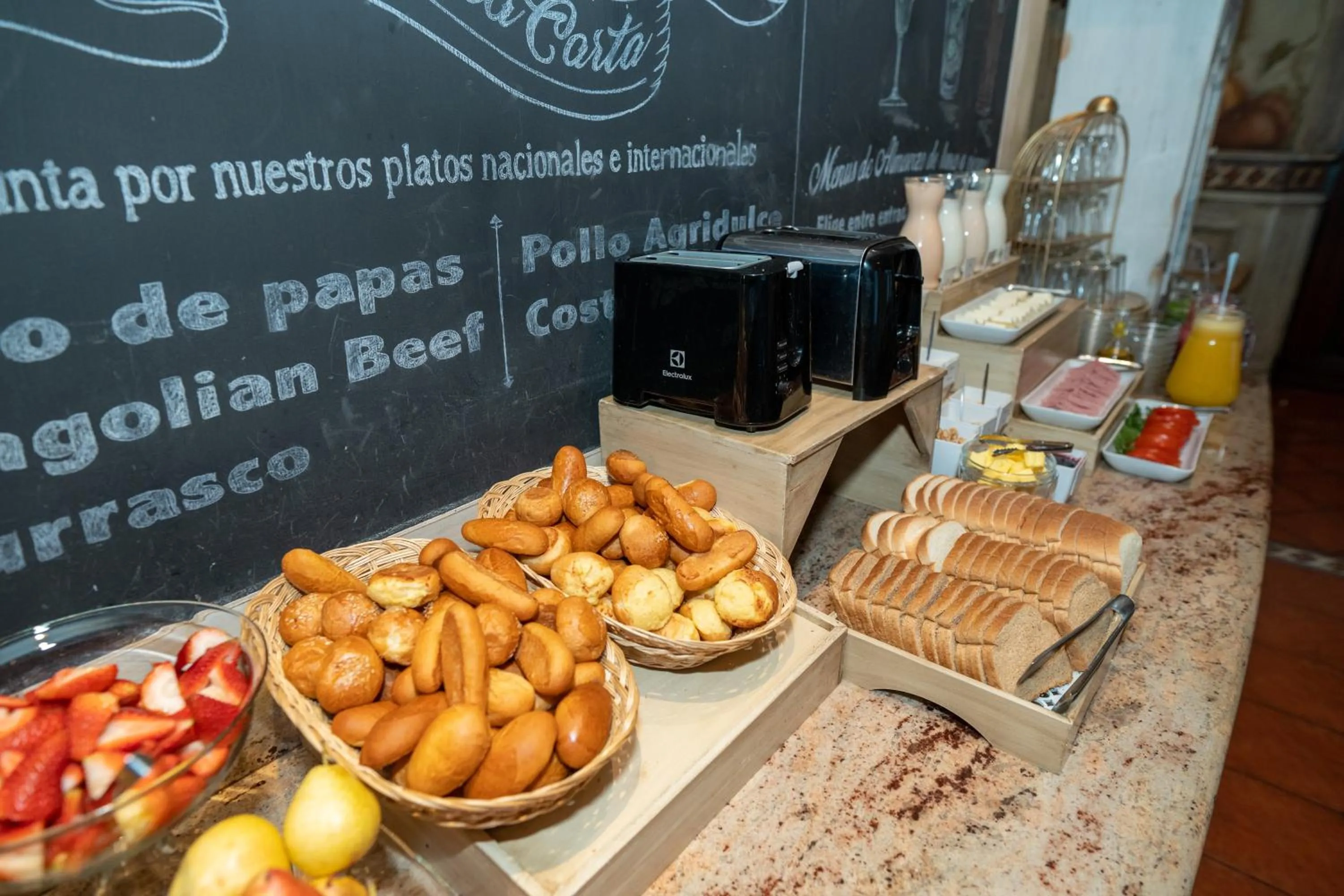 Breakfast in Hotel Boutique Santa Lucia