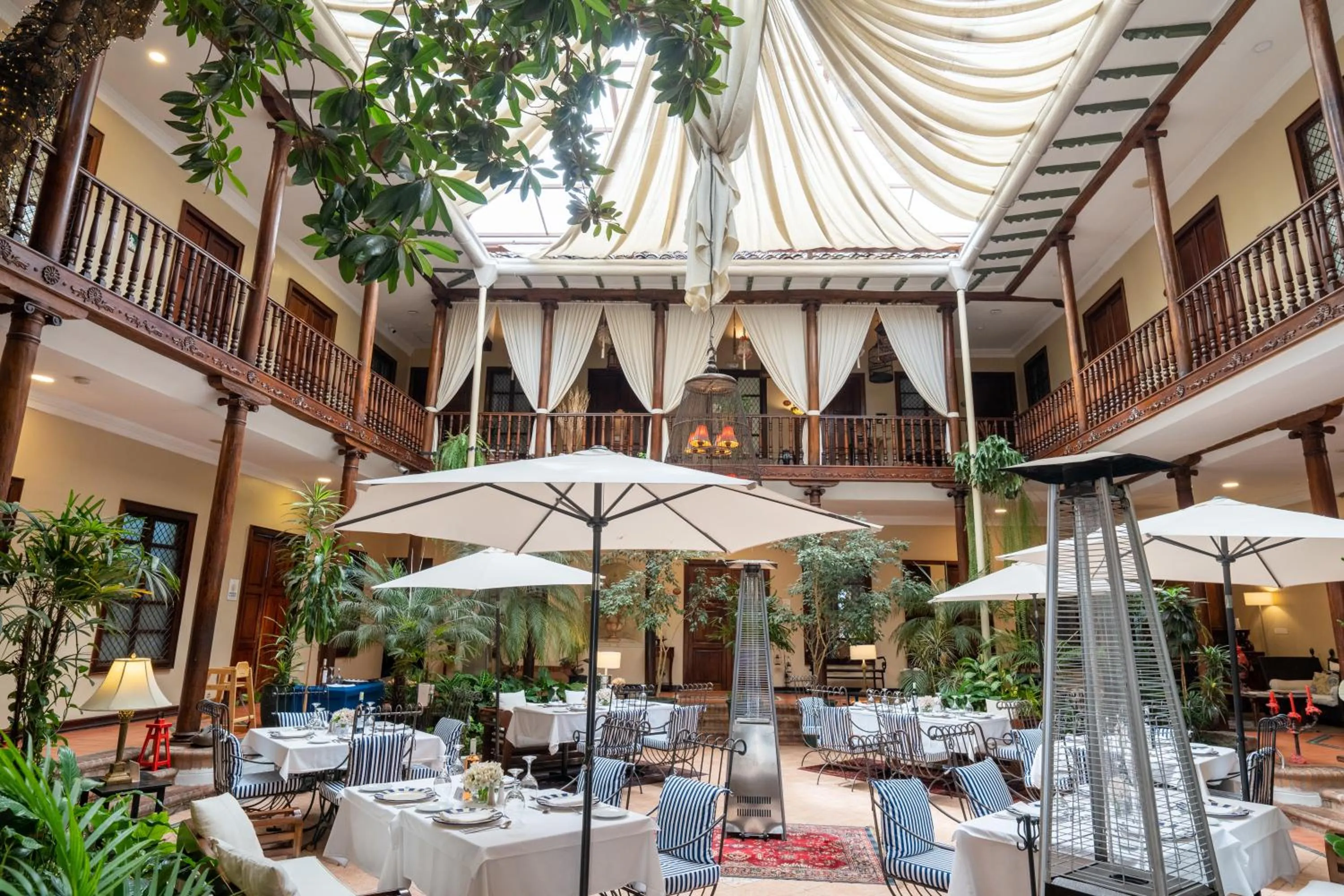 Property building in Hotel Boutique Santa Lucia