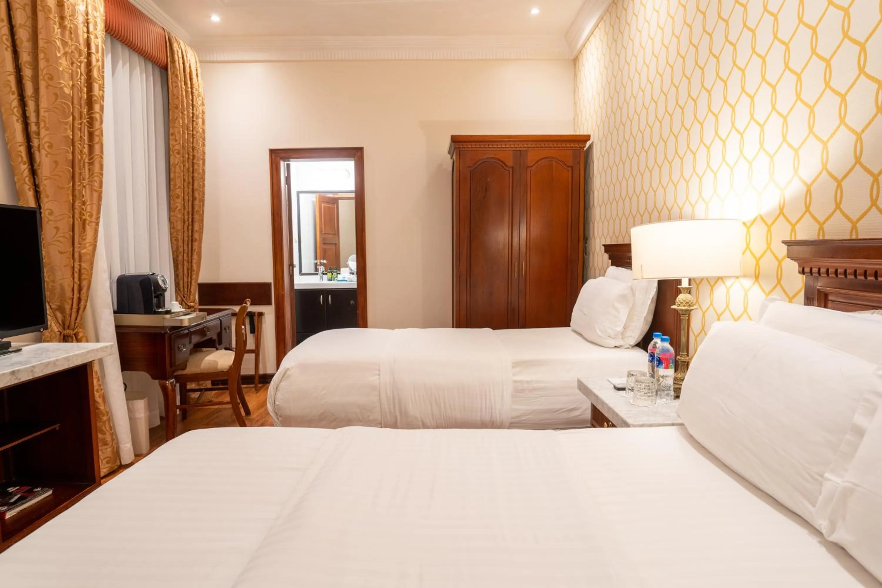 Evening entertainment, Bed in Hotel Boutique Santa Lucia