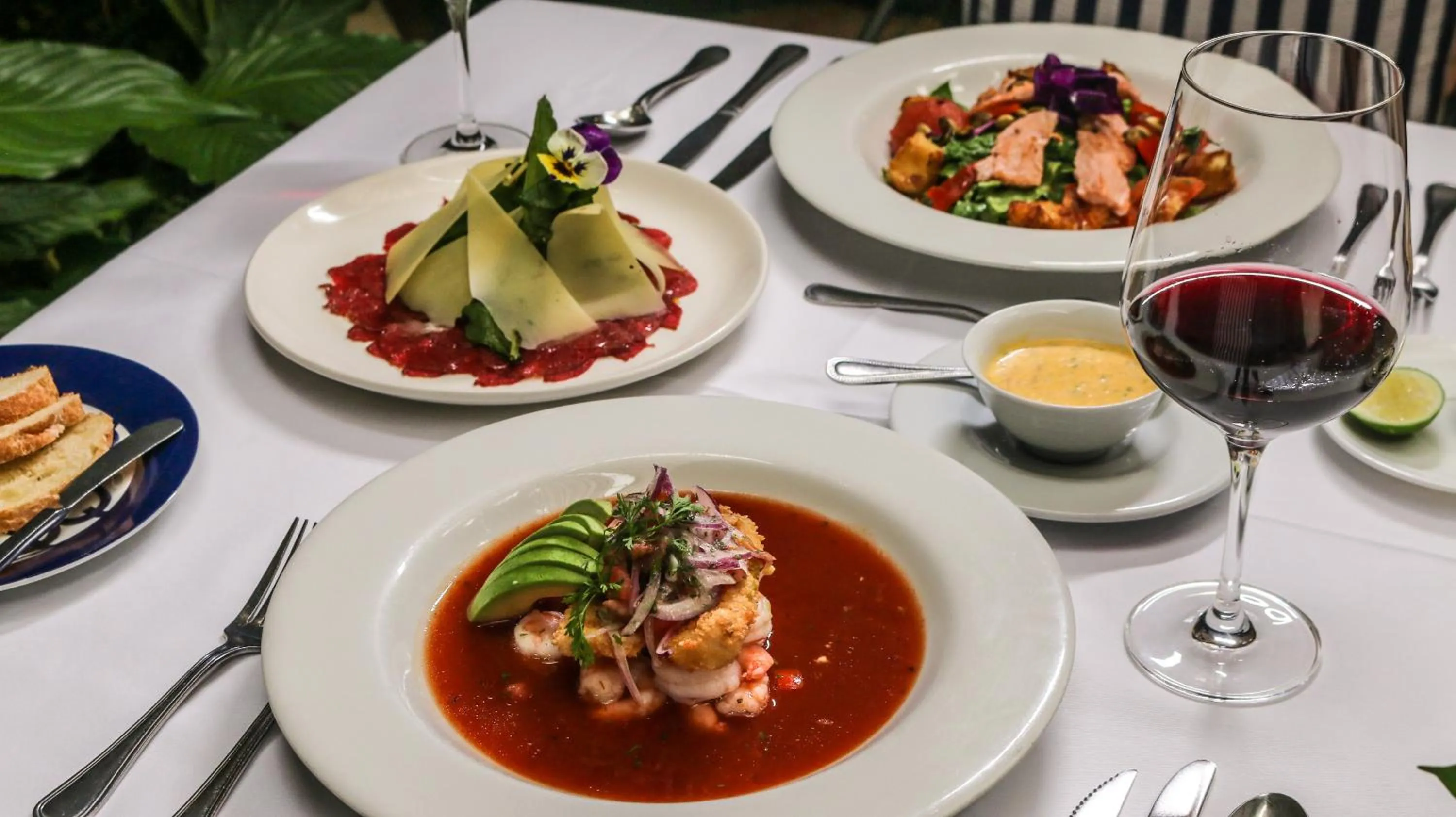 Restaurant/places to eat in Hotel Boutique Santa Lucia