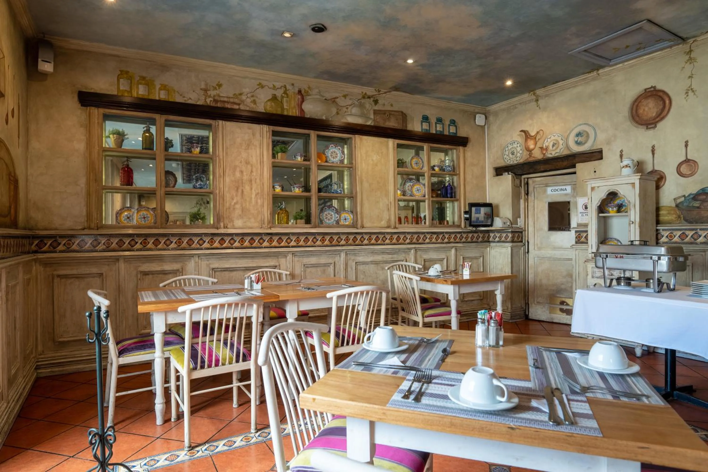 Restaurant/places to eat in Hotel Boutique Santa Lucia