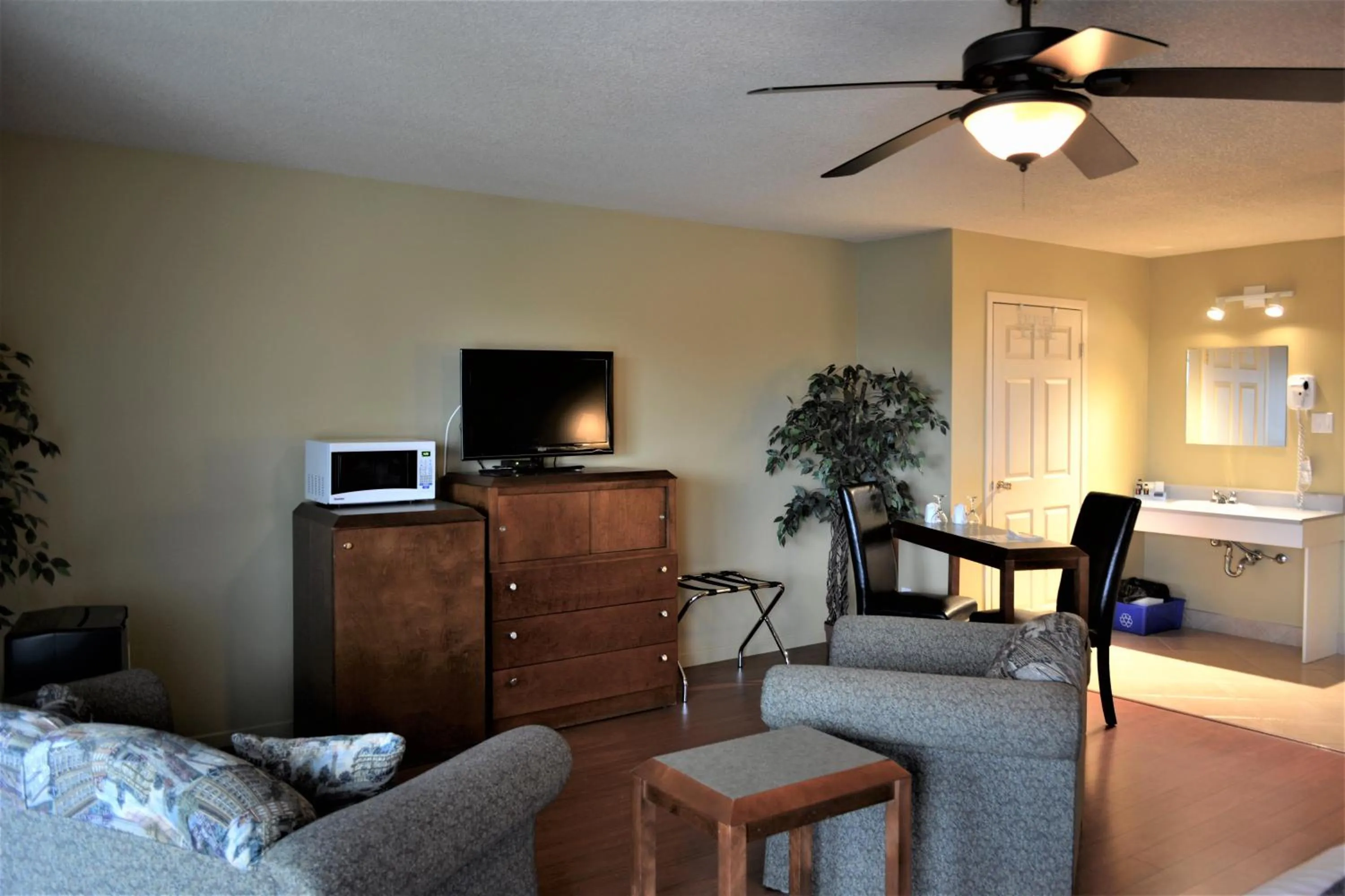 Seating area in Motel Quatre Saisons