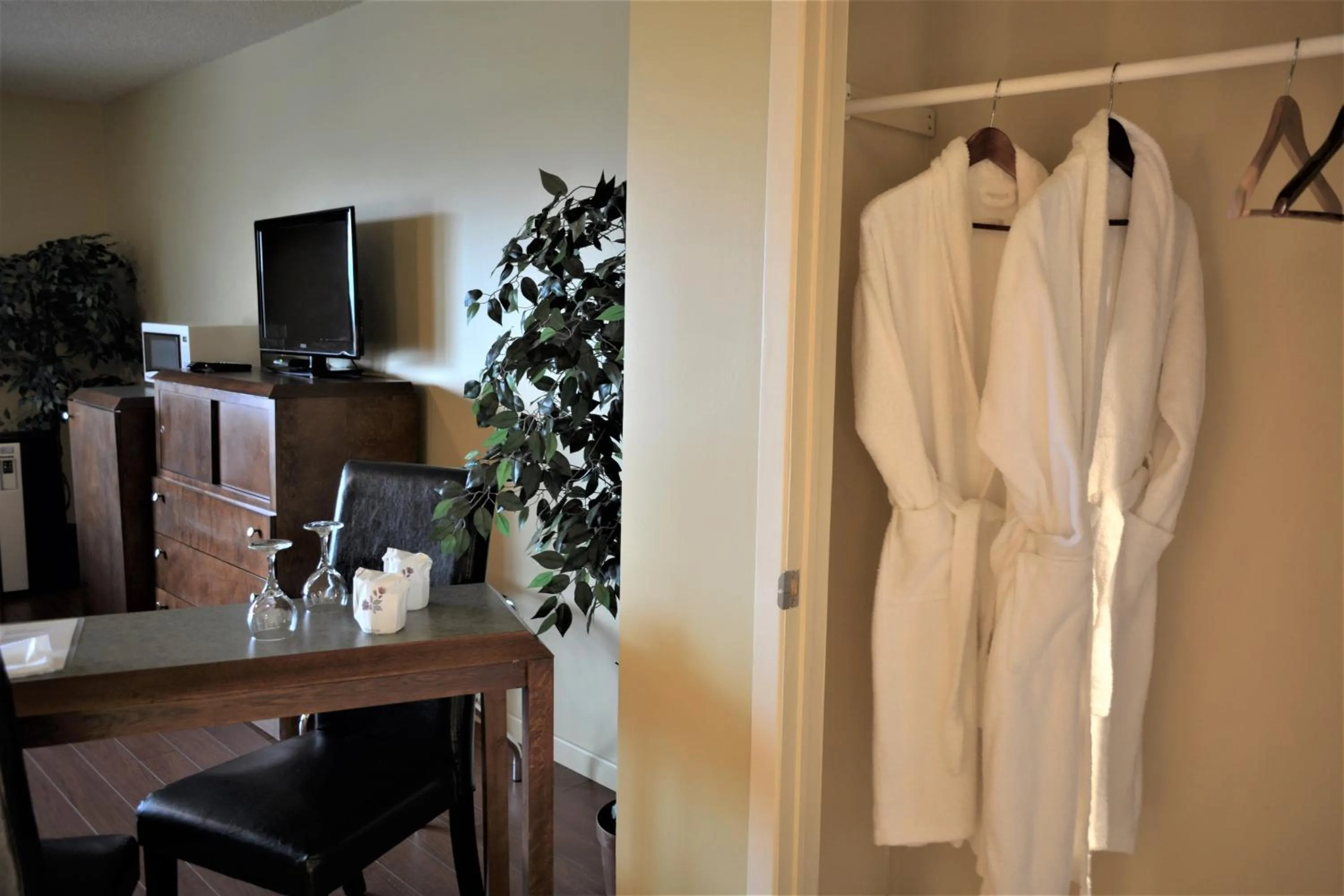 Photo of the whole room in Motel Quatre Saisons