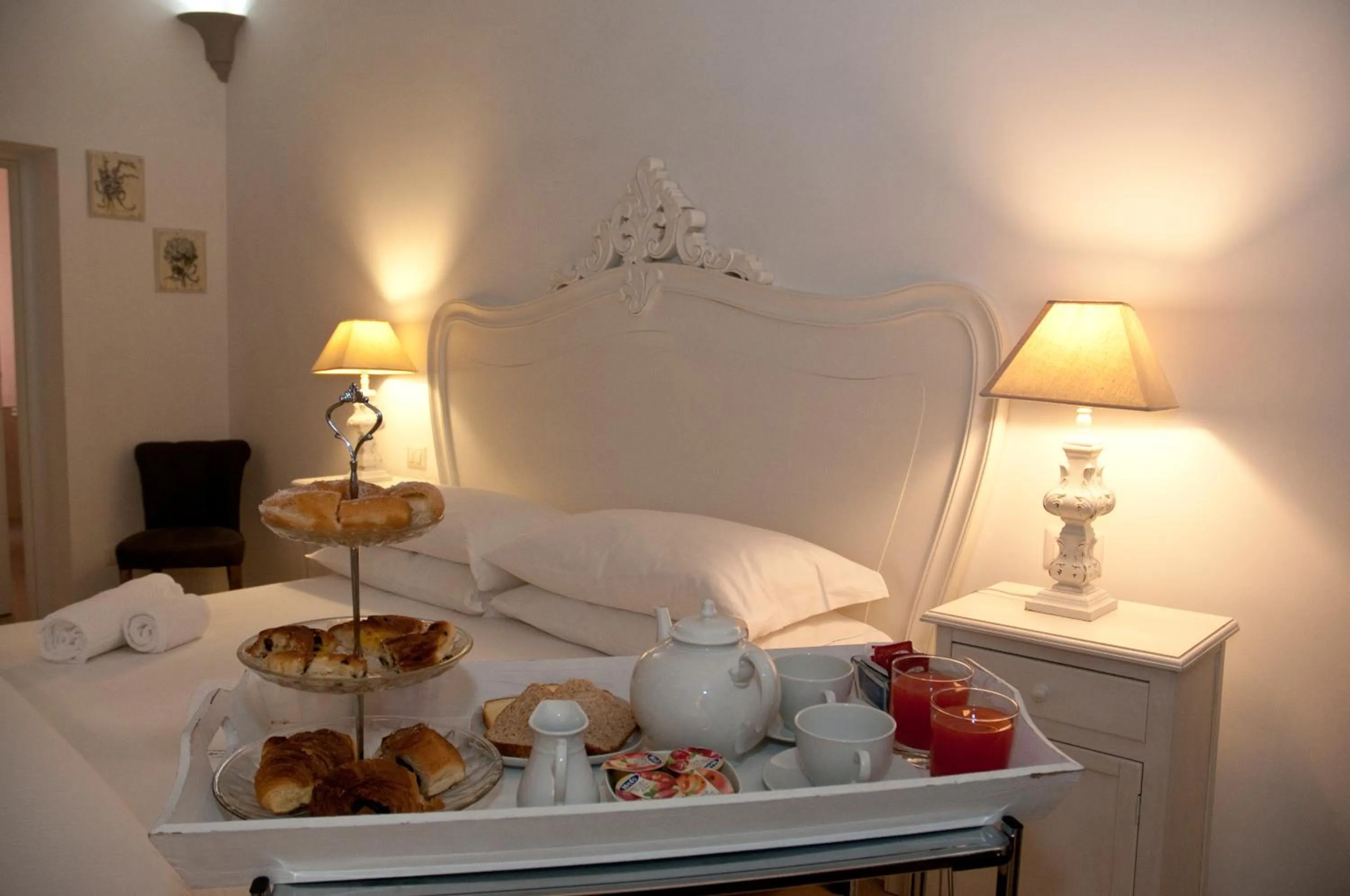 Italian breakfast, Bed in B&B La finestra sul Colosseo