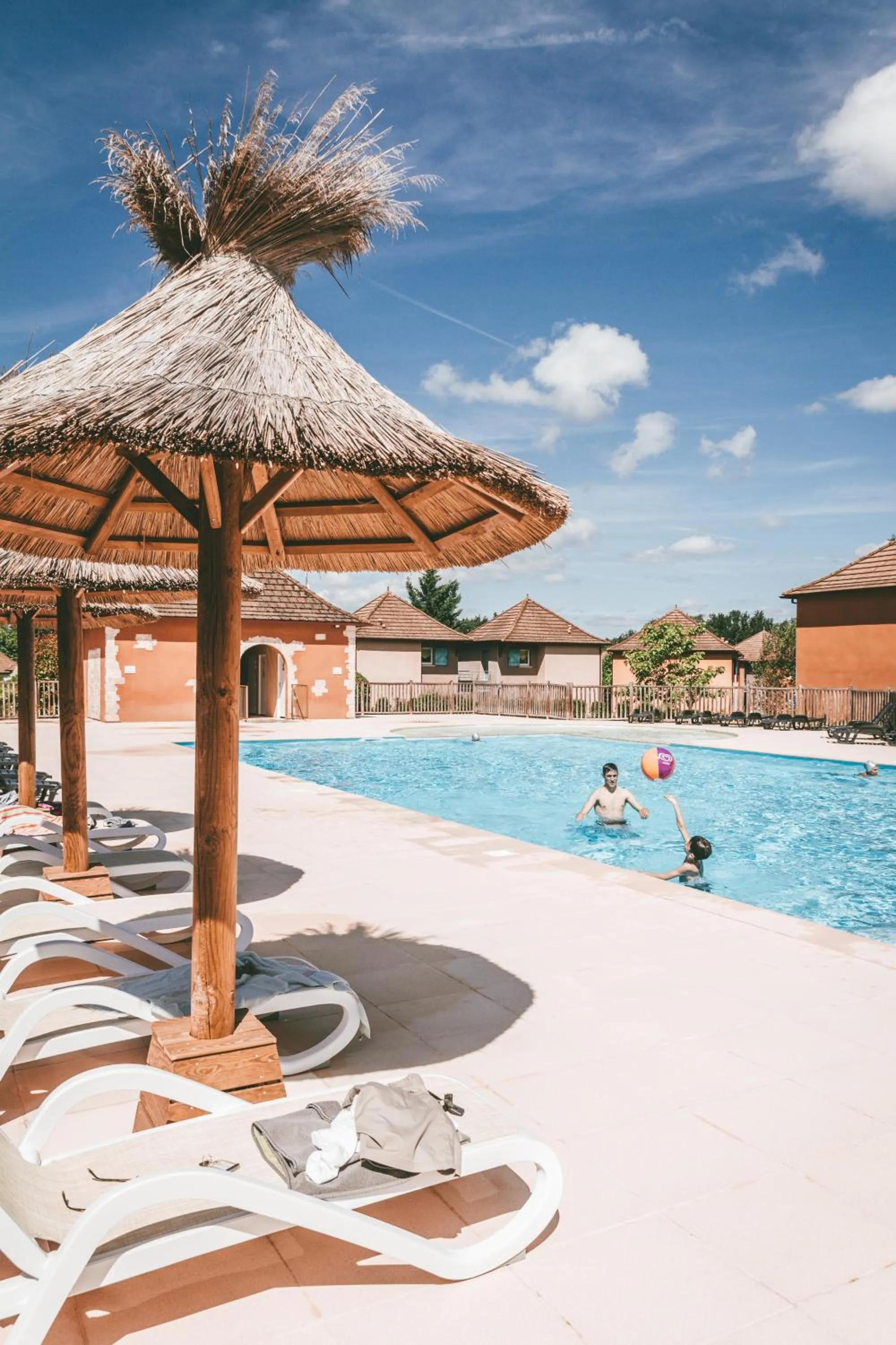 Swimming pool in Terres de France - Domaine de Claire Rive