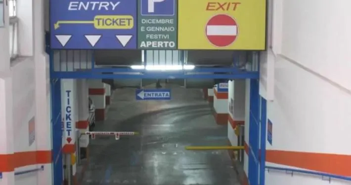 Laura Family Apartments