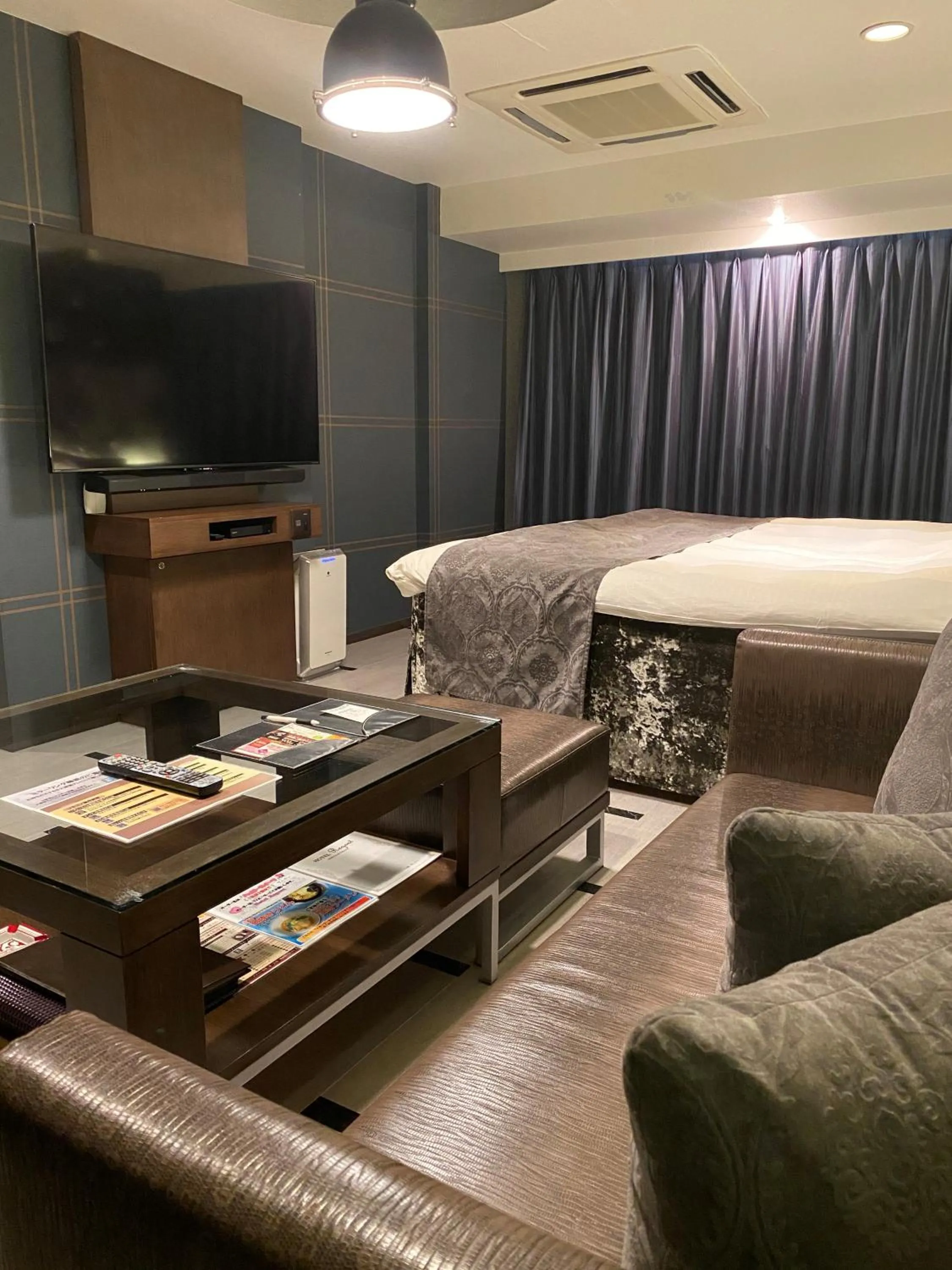 Photo of the whole room, Bed in Hotel Regent (Adult Only)