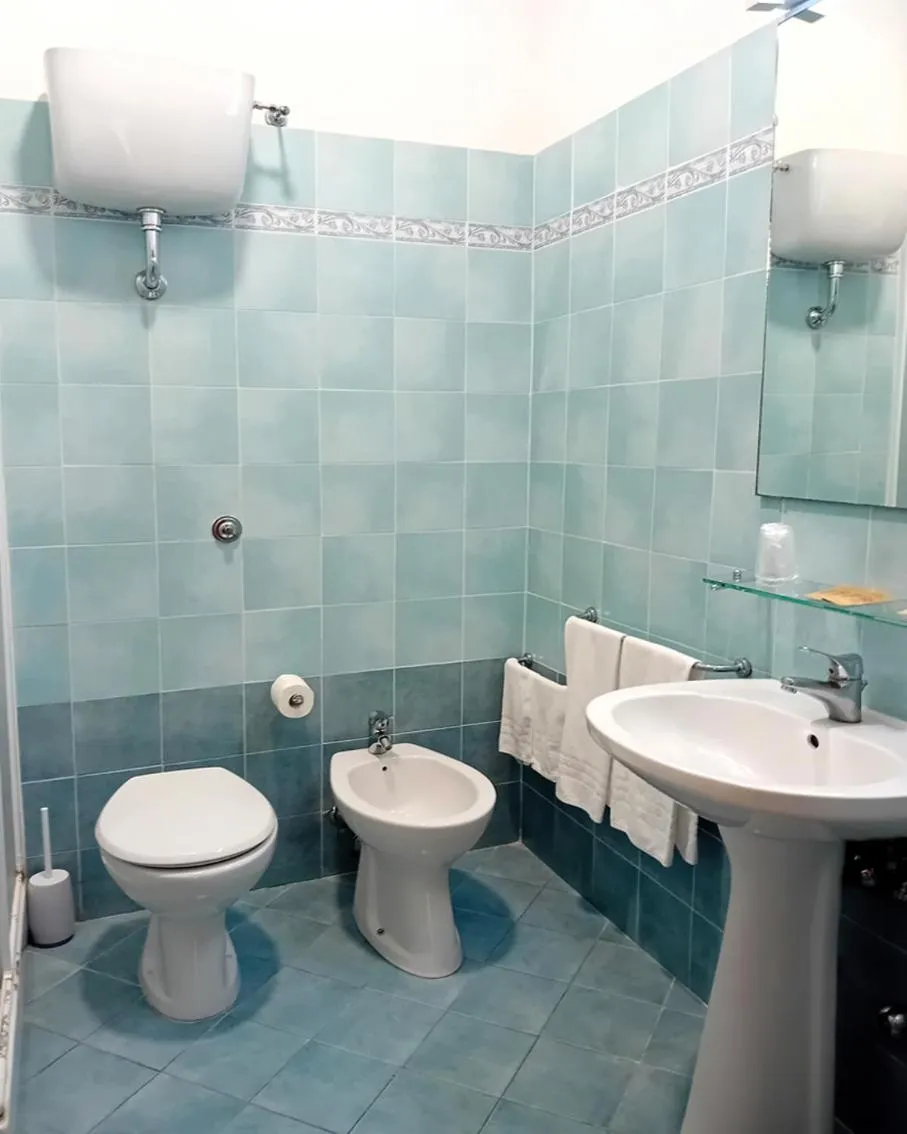 Shower in Camere Del Re