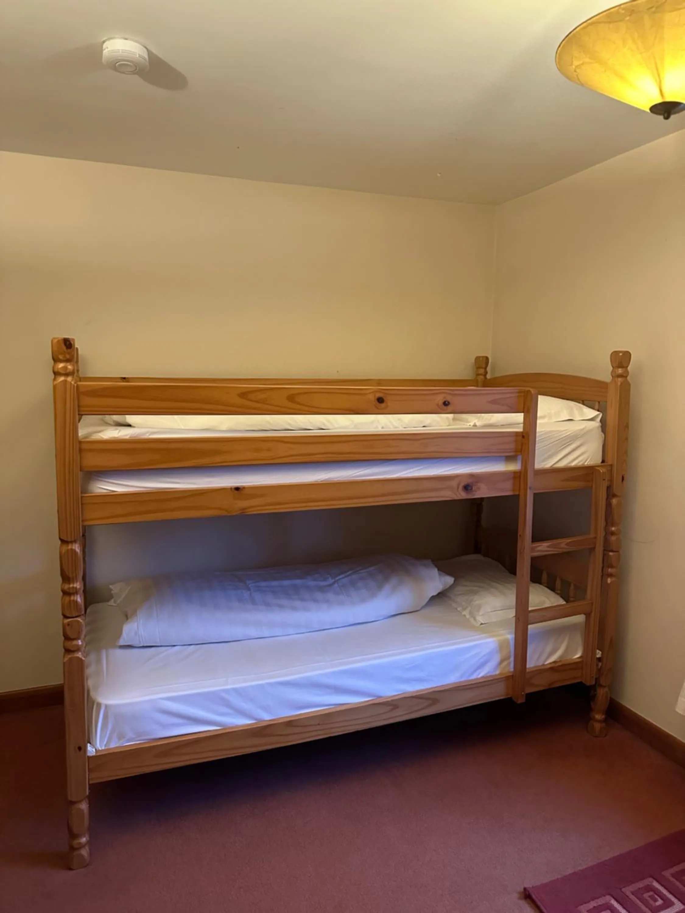 bunk bed, Bed in The Old Poets' Corner