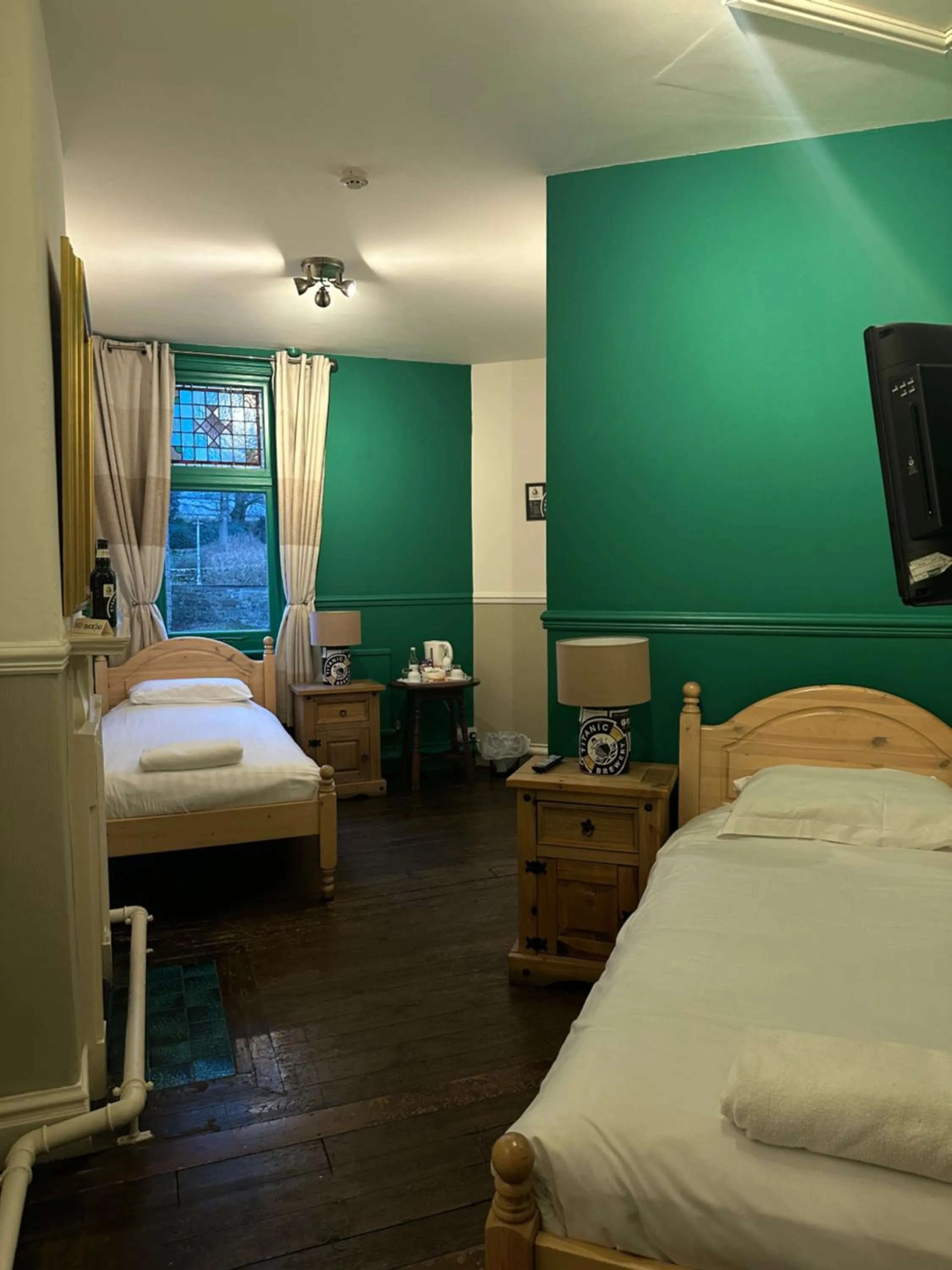 Bedroom, Bed in The Old Poets' Corner