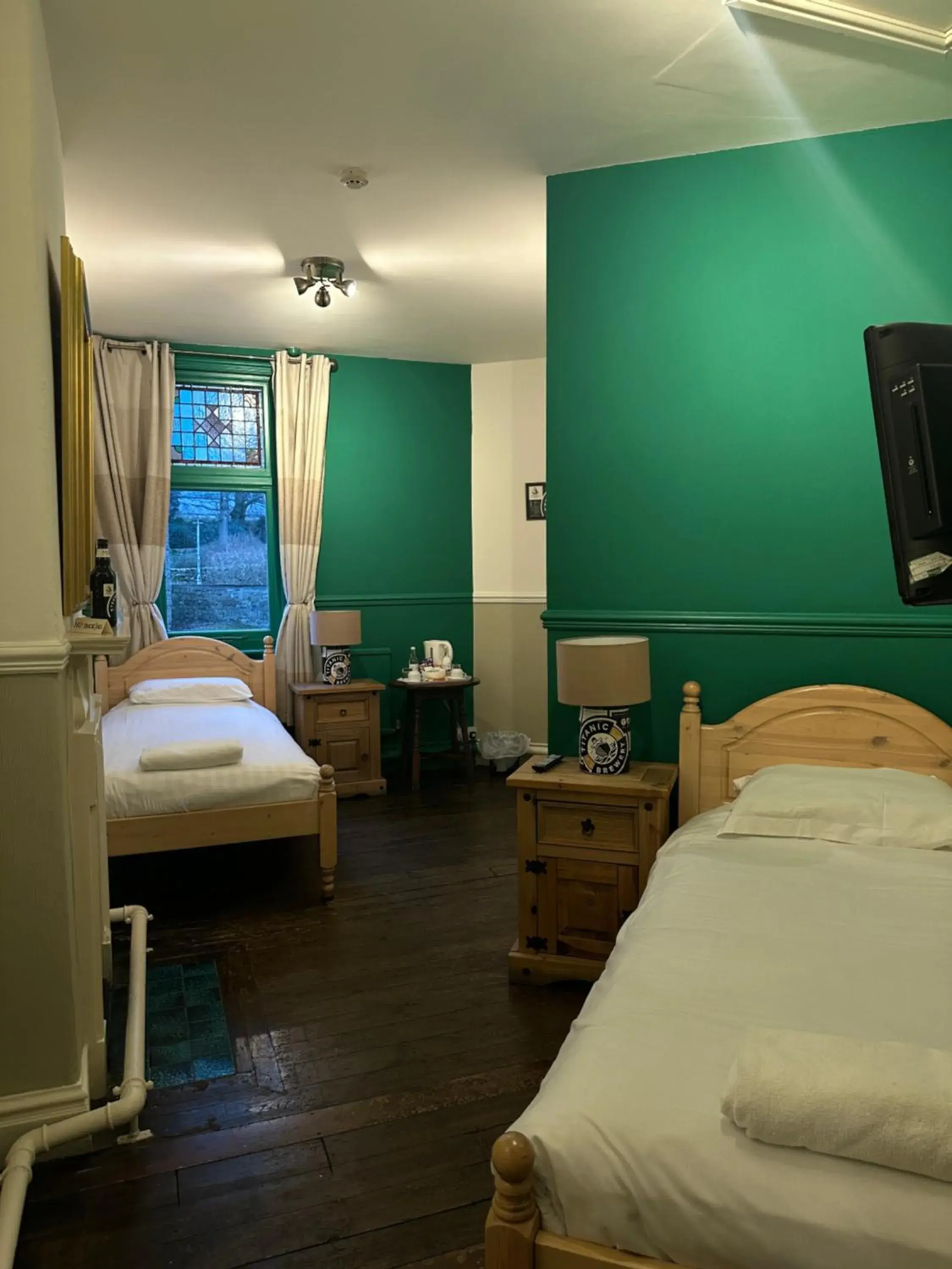 Standard Twin Room in The Old Poets' Corner Standard Twin Room in The Old Poets' Corner