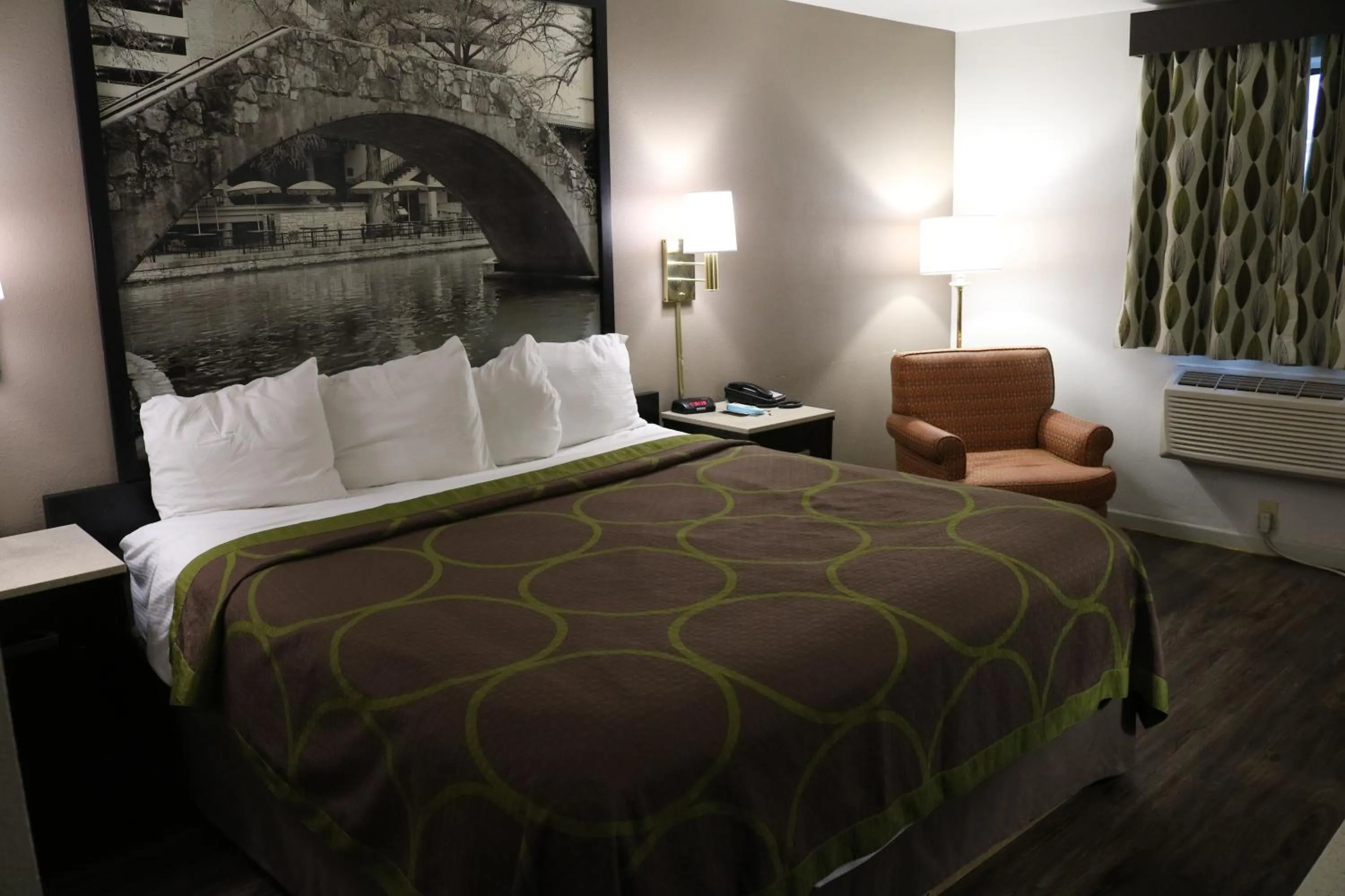 Bed in Super 8 by Wyndham San Antonio/I-35 North