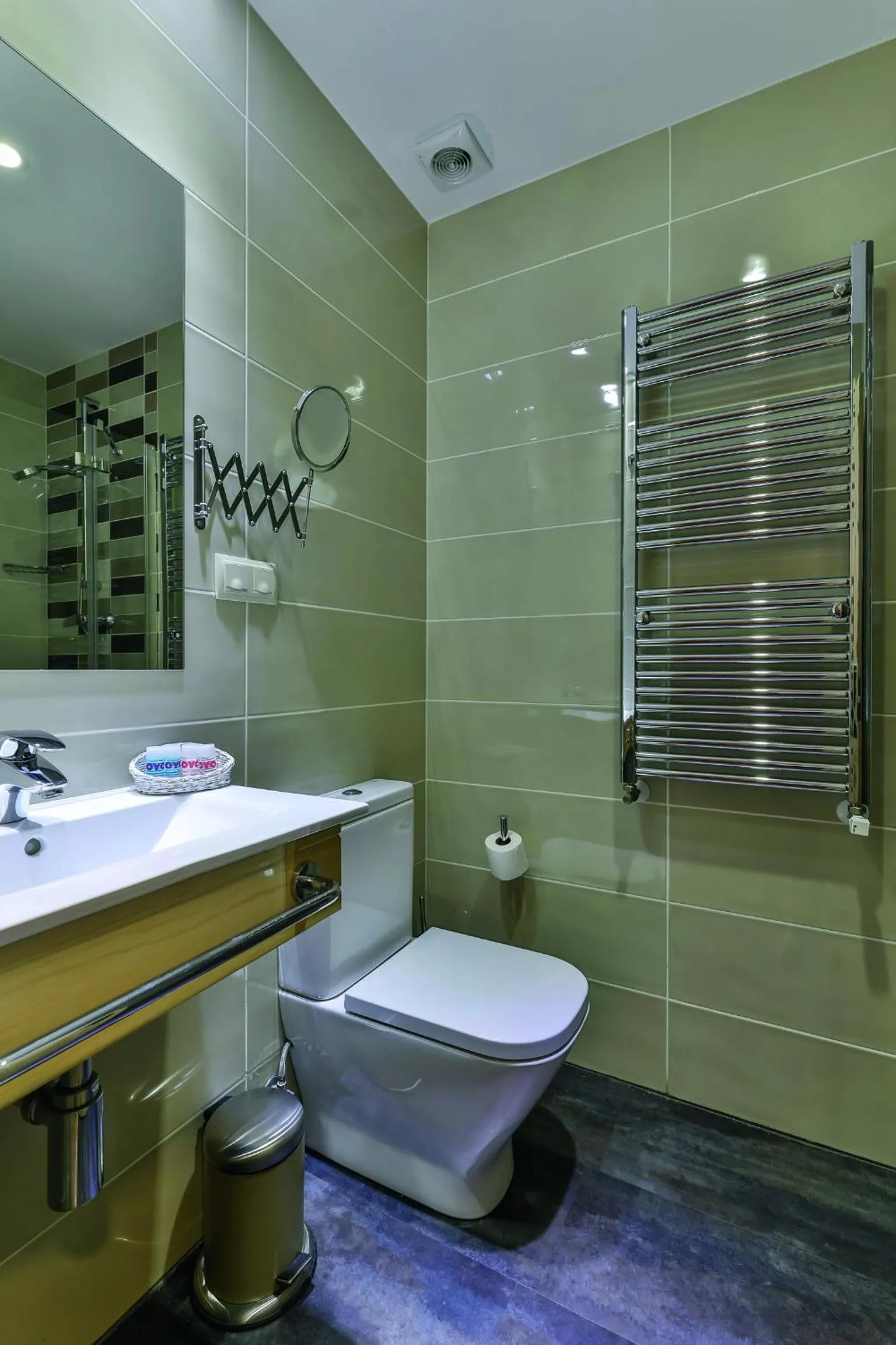 Bathroom in Hostal La Chata by Vivere Stays