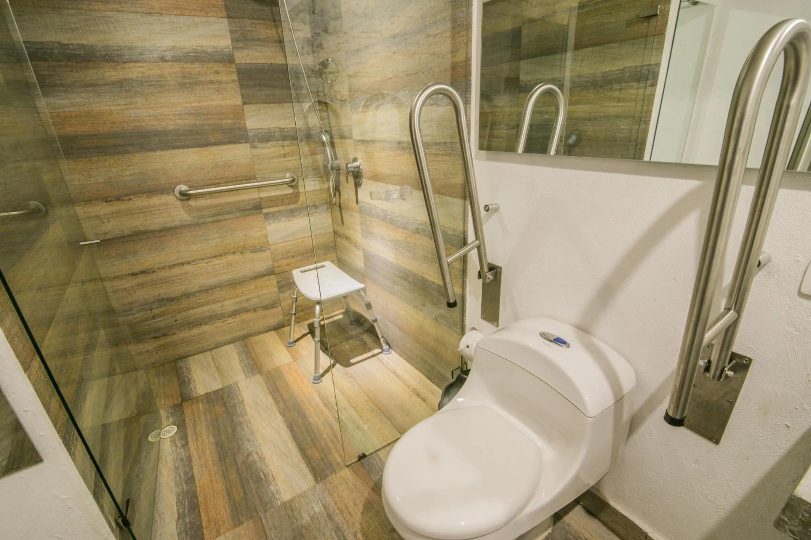 Shower in Casa Mendoza Hotel Boutique