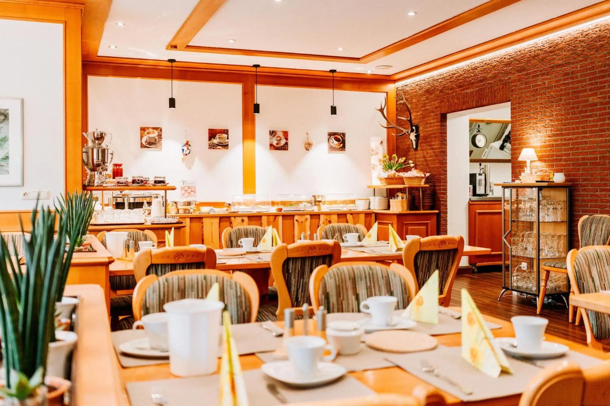 Buffet breakfast in Hotel Hasselhof Garni Vier Sterne