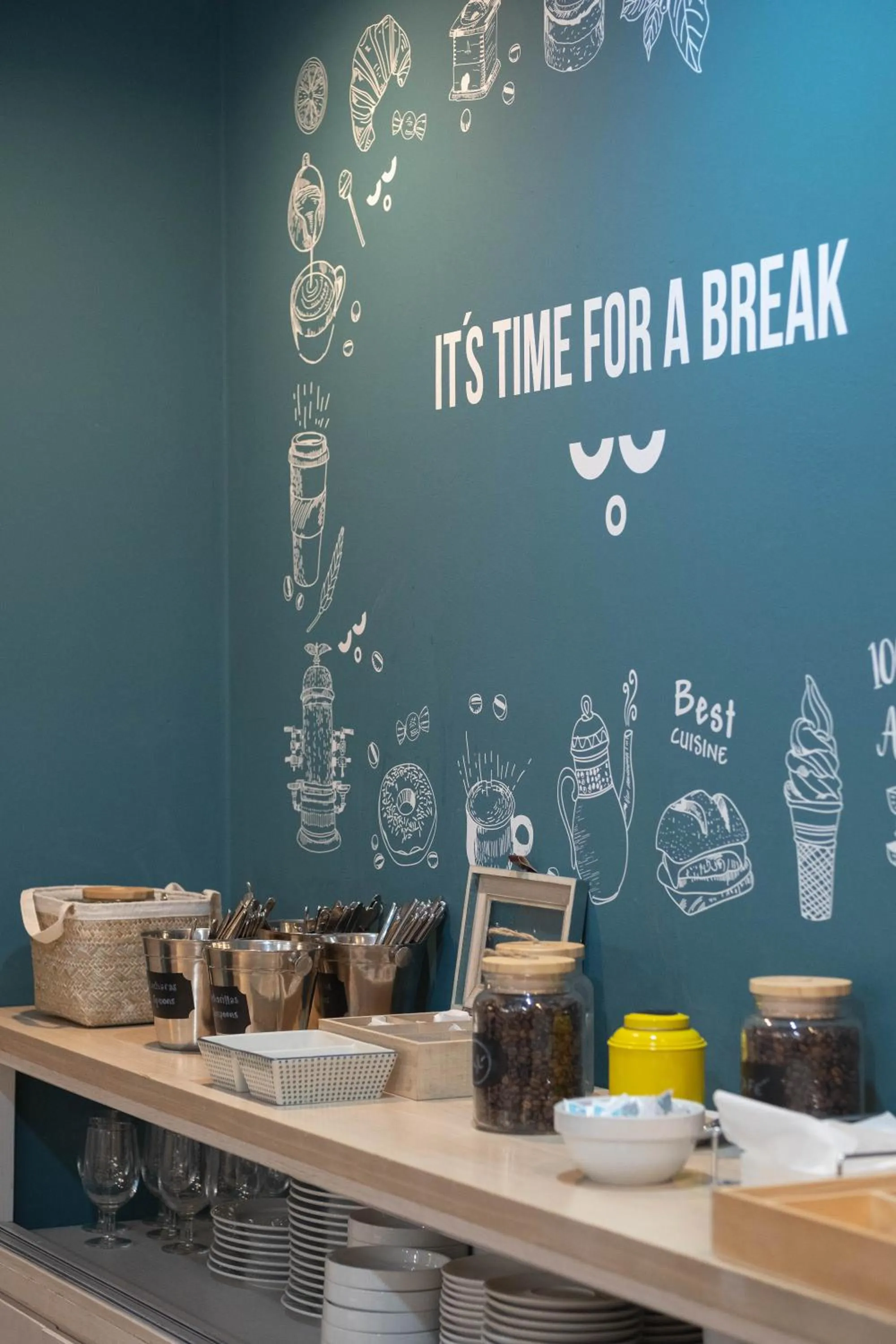 Communal lounge/ TV room in U-Sense For You Hostel Sevilla