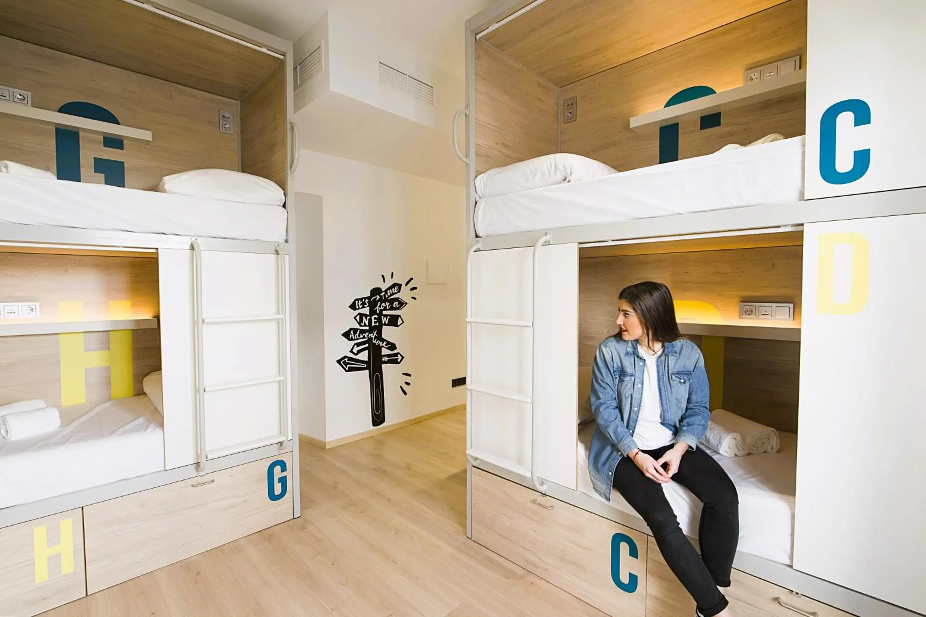 Bunk Bed in Female Dormitory Room in U-Sense For You Hostel Sevilla Bunk Bed in Female Dormitory Room in U-Sense For You Hostel Sevilla