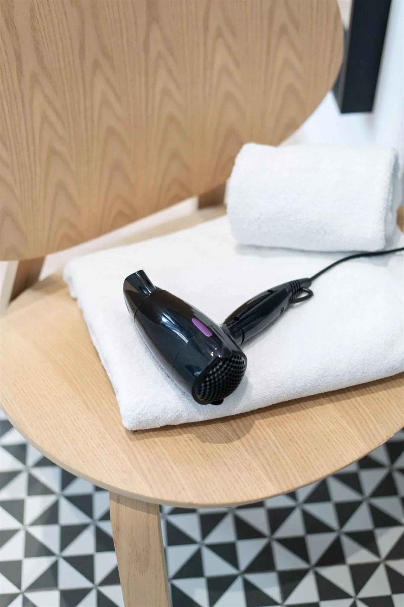 hair dryier in U-Sense For You Hostel Sevilla