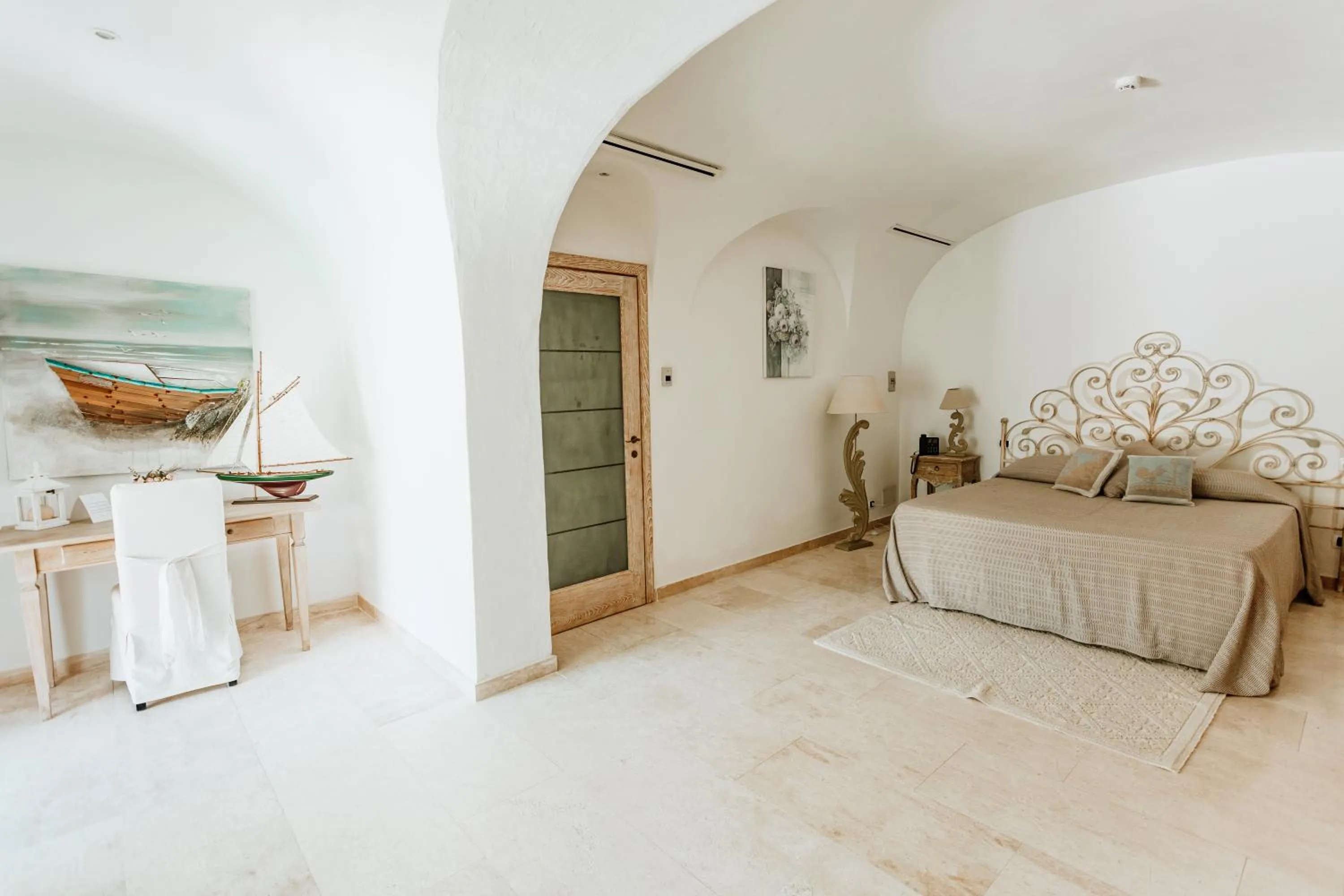 Bed in Hotel Pulicinu