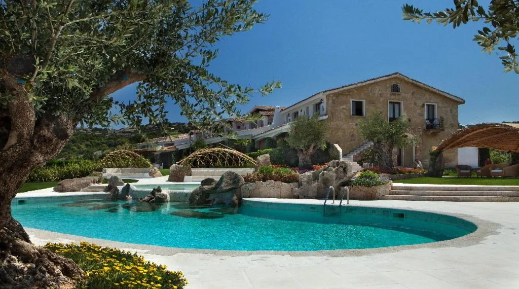 Swimming pool in Hotel Pulicinu