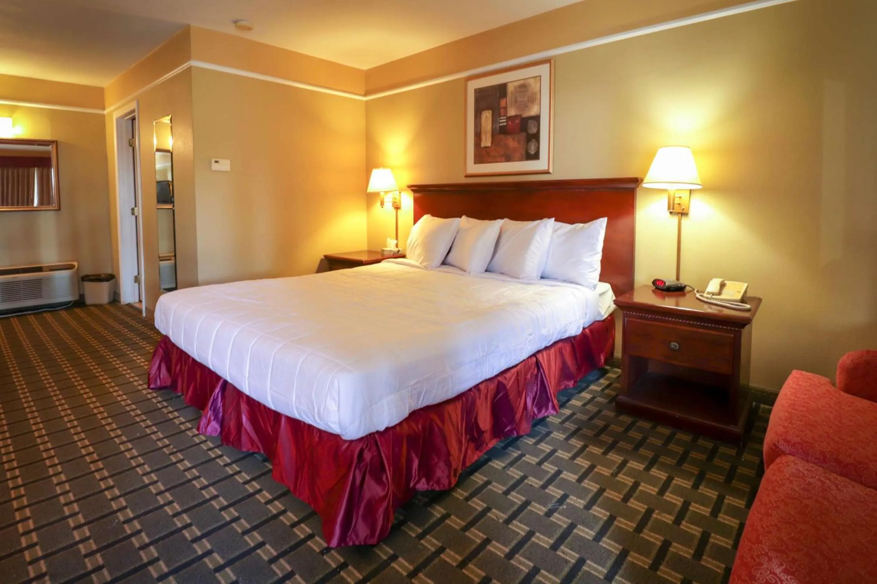 Bedroom, Bed in Econo Lodge