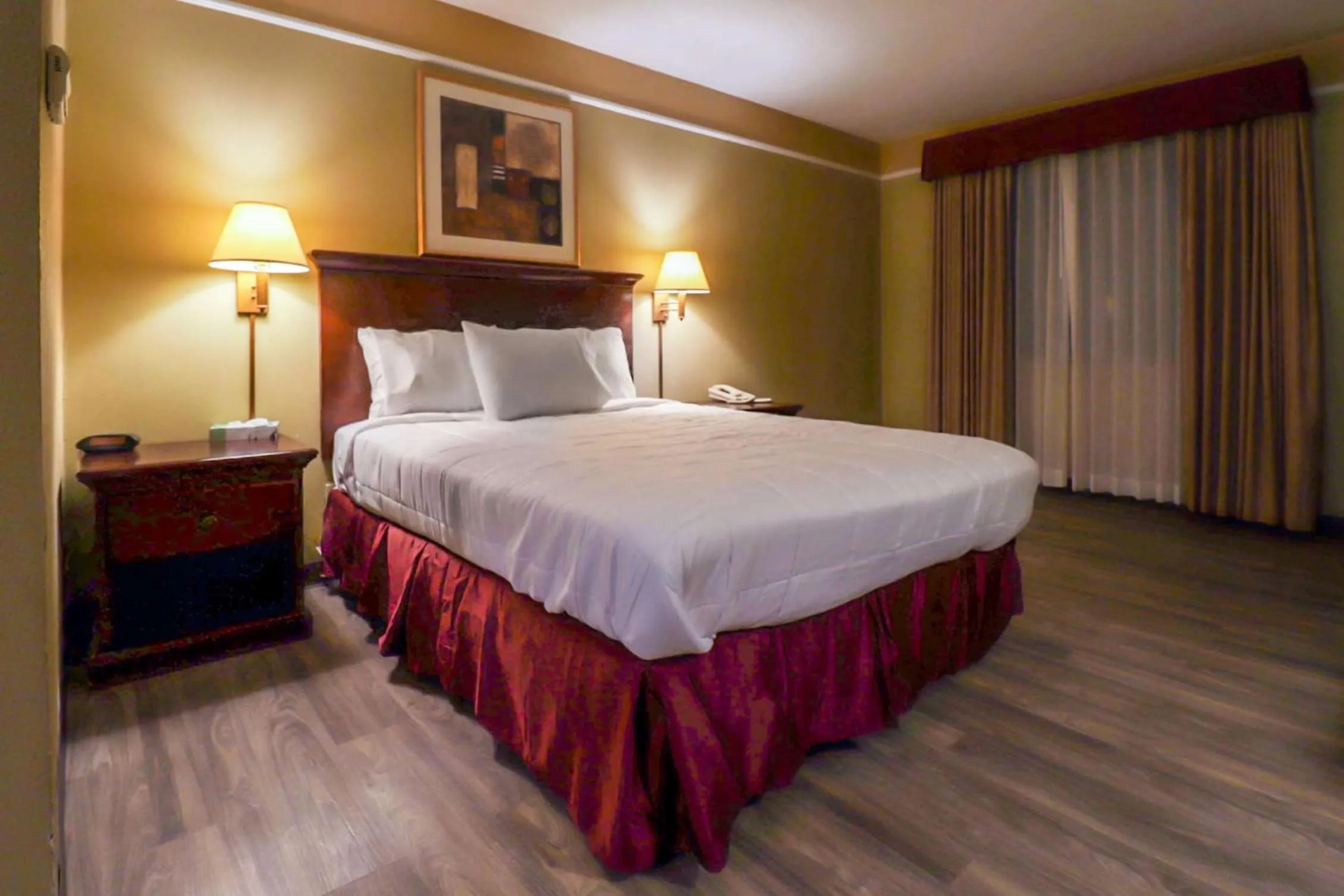 Bedroom, Bed in Econo Lodge