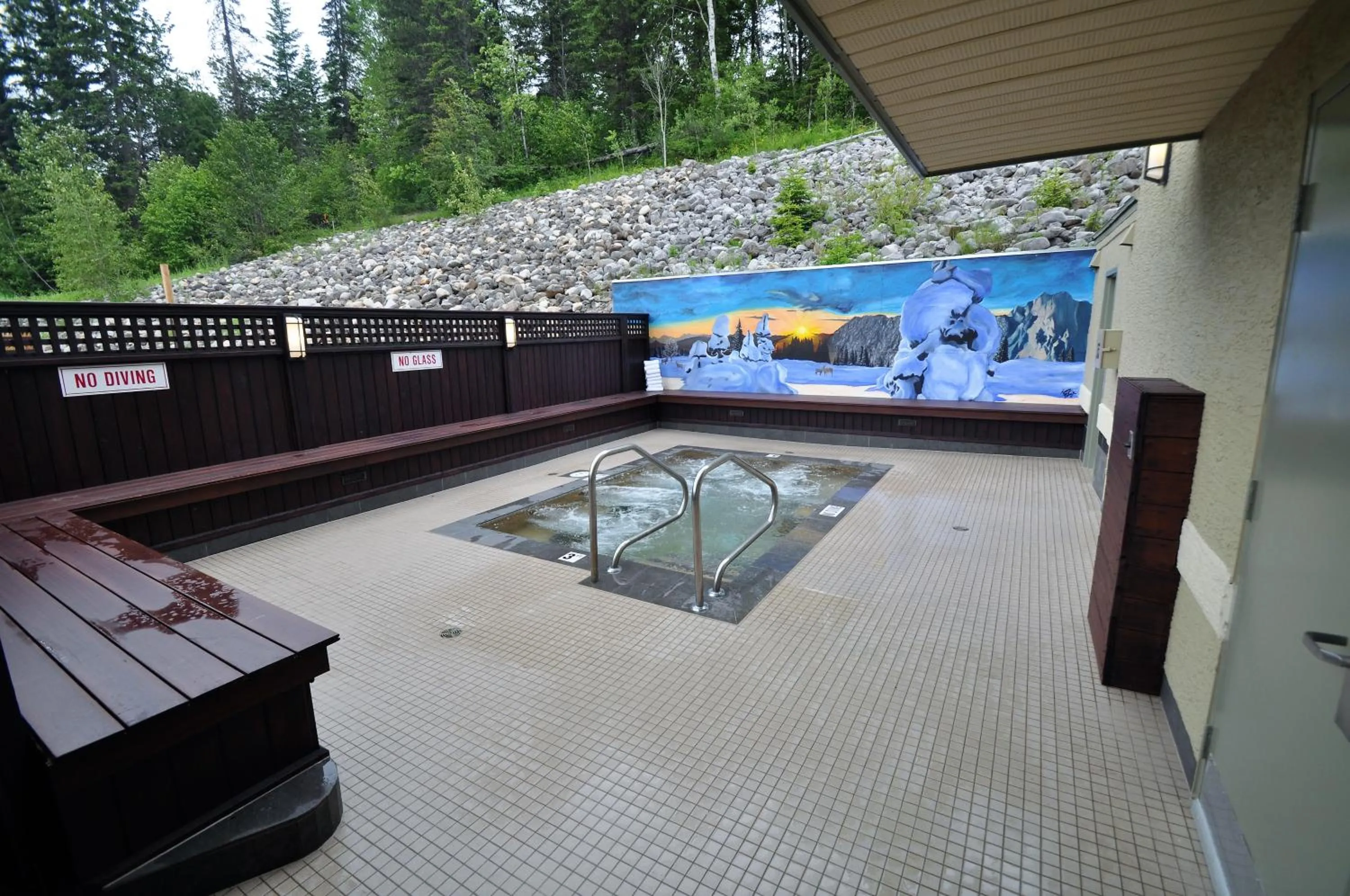 Hot Tub in Fernie Fox Hotel