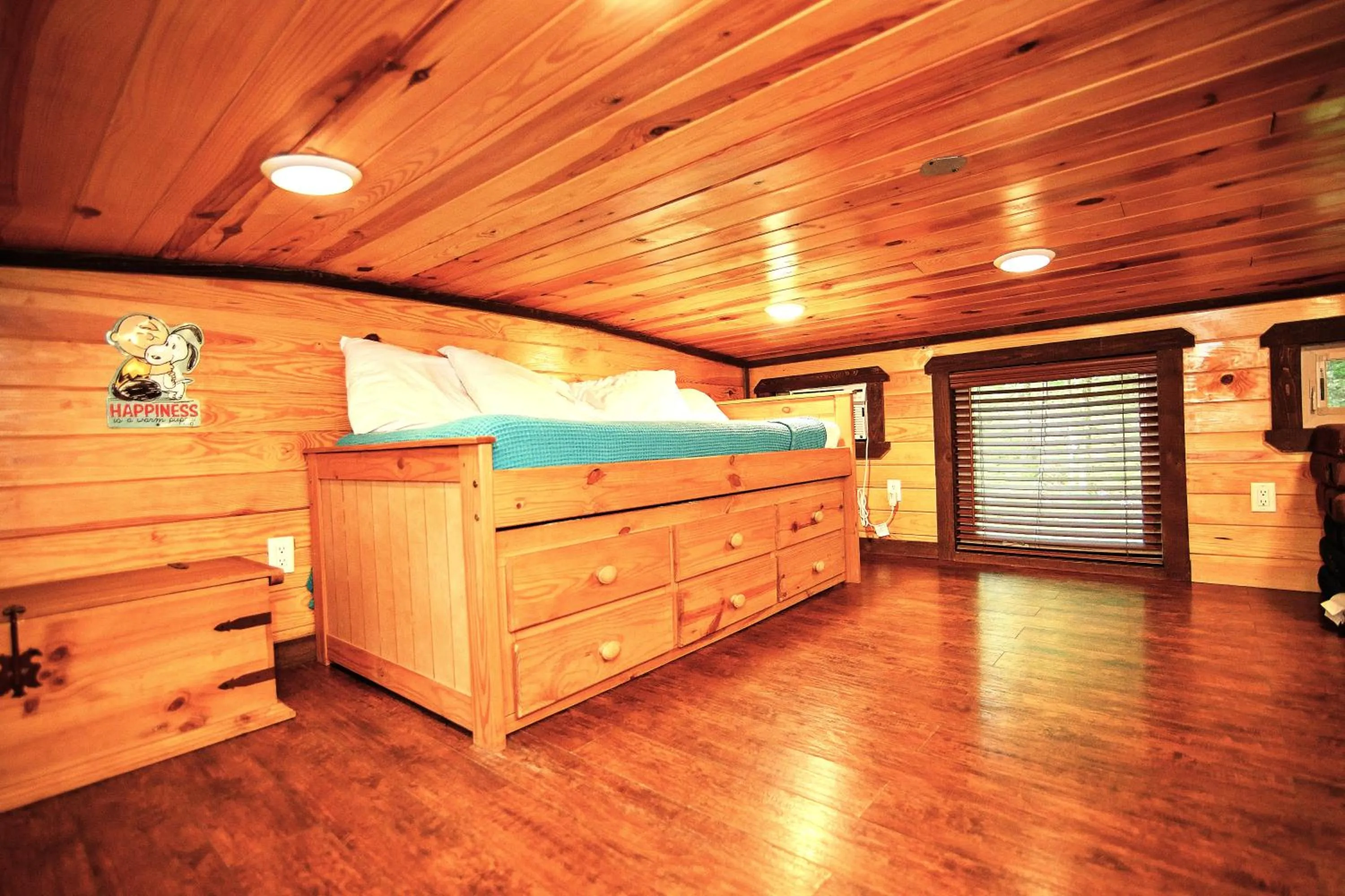 Bedroom, Bed in The Codex - Parker Creek Bend Cabins