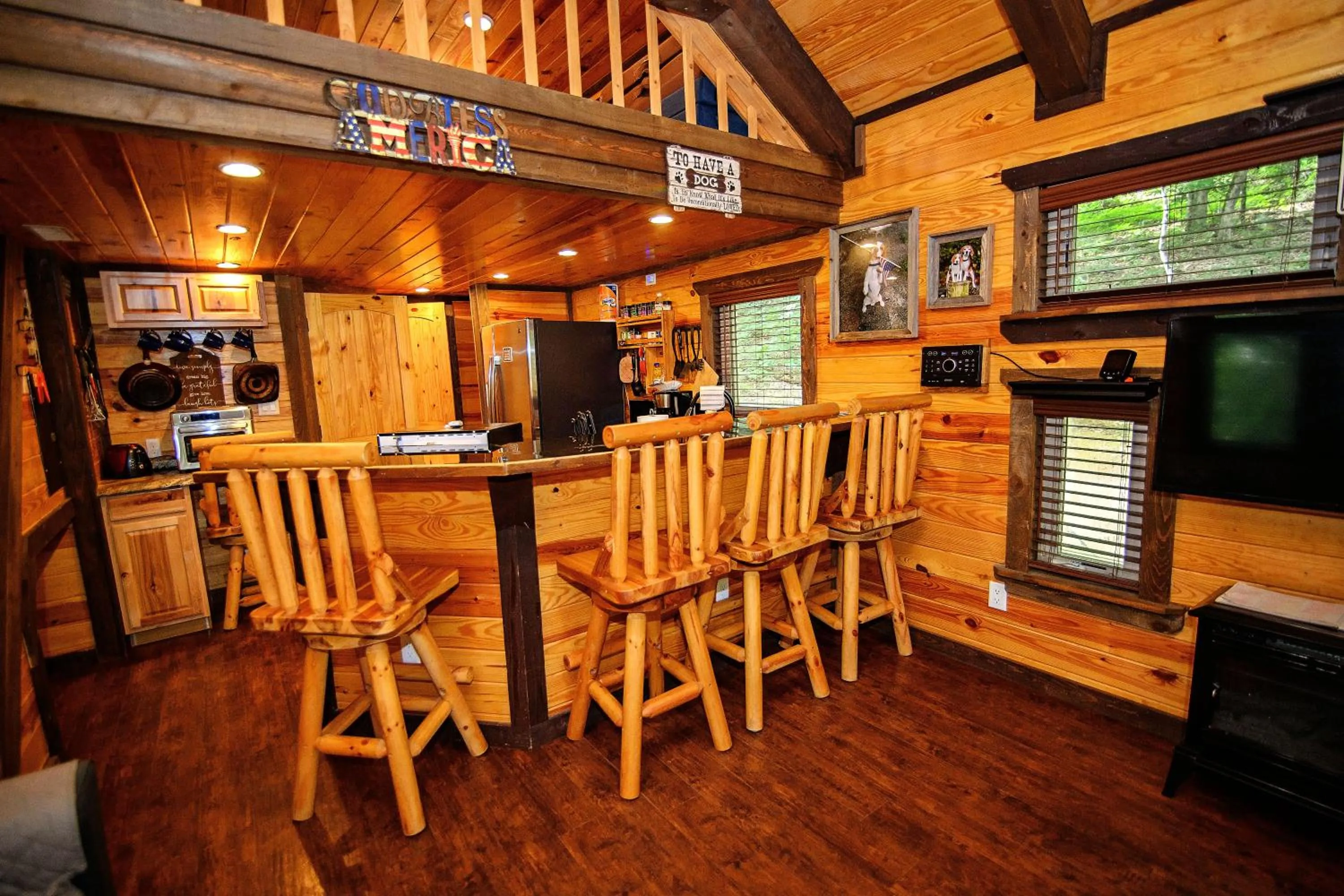 Dining area in The Codex - Parker Creek Bend Cabins