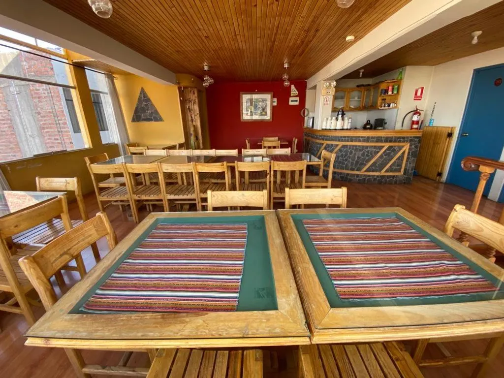 Restaurant/places to eat in Hostal Oscar Inn