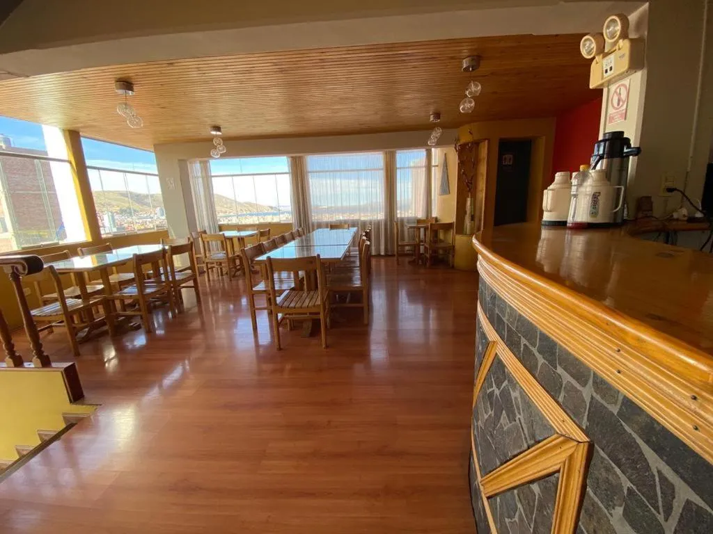 Restaurant/places to eat in Hostal Oscar Inn