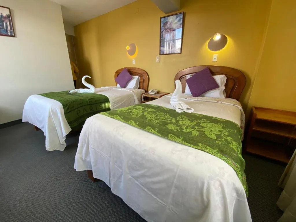 Photo of the whole room, Bed in Hostal Oscar Inn