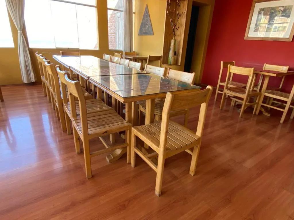 Restaurant/places to eat in Hostal Oscar Inn