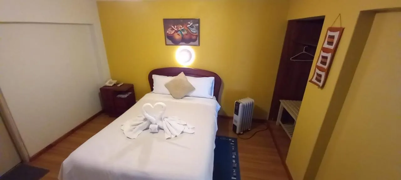 Bed in Hostal Oscar Inn