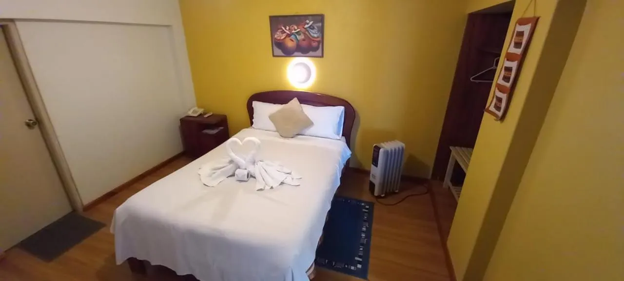 Photo of the whole room, Bed in Hostal Oscar Inn