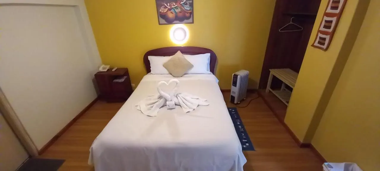 Photo of the whole room, Bed in Hostal Oscar Inn