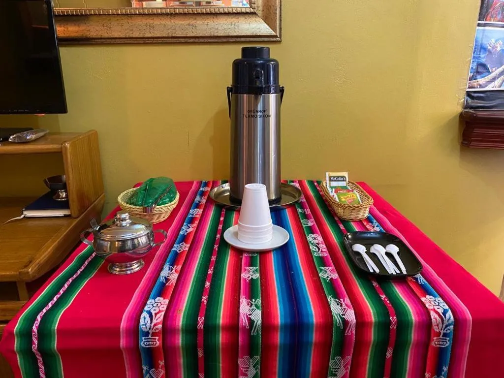 Coffee/tea facilities in Hostal Oscar Inn