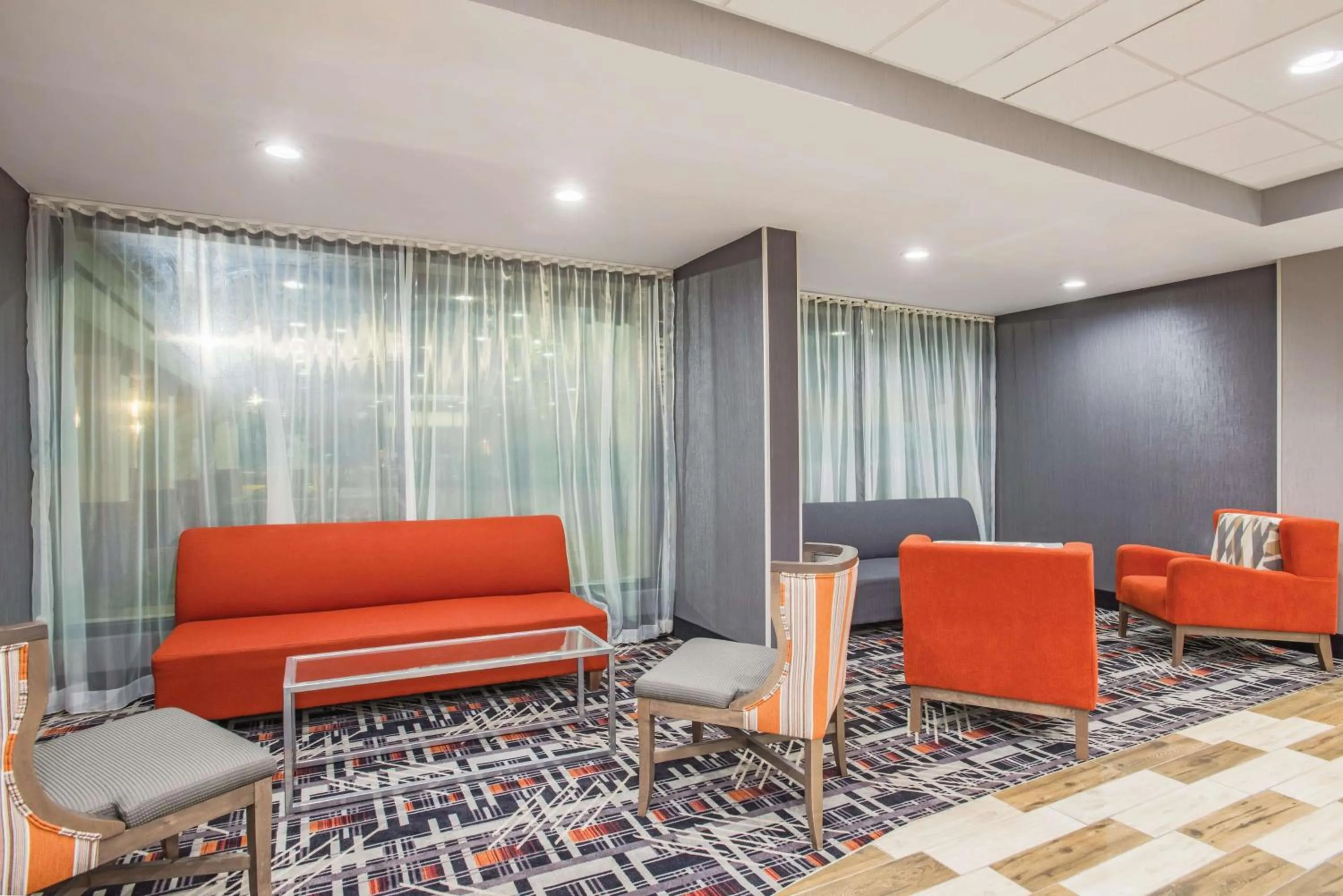 Lobby or reception in La Quinta Inn & Suites by Wyndham DC Metro Capital Beltway