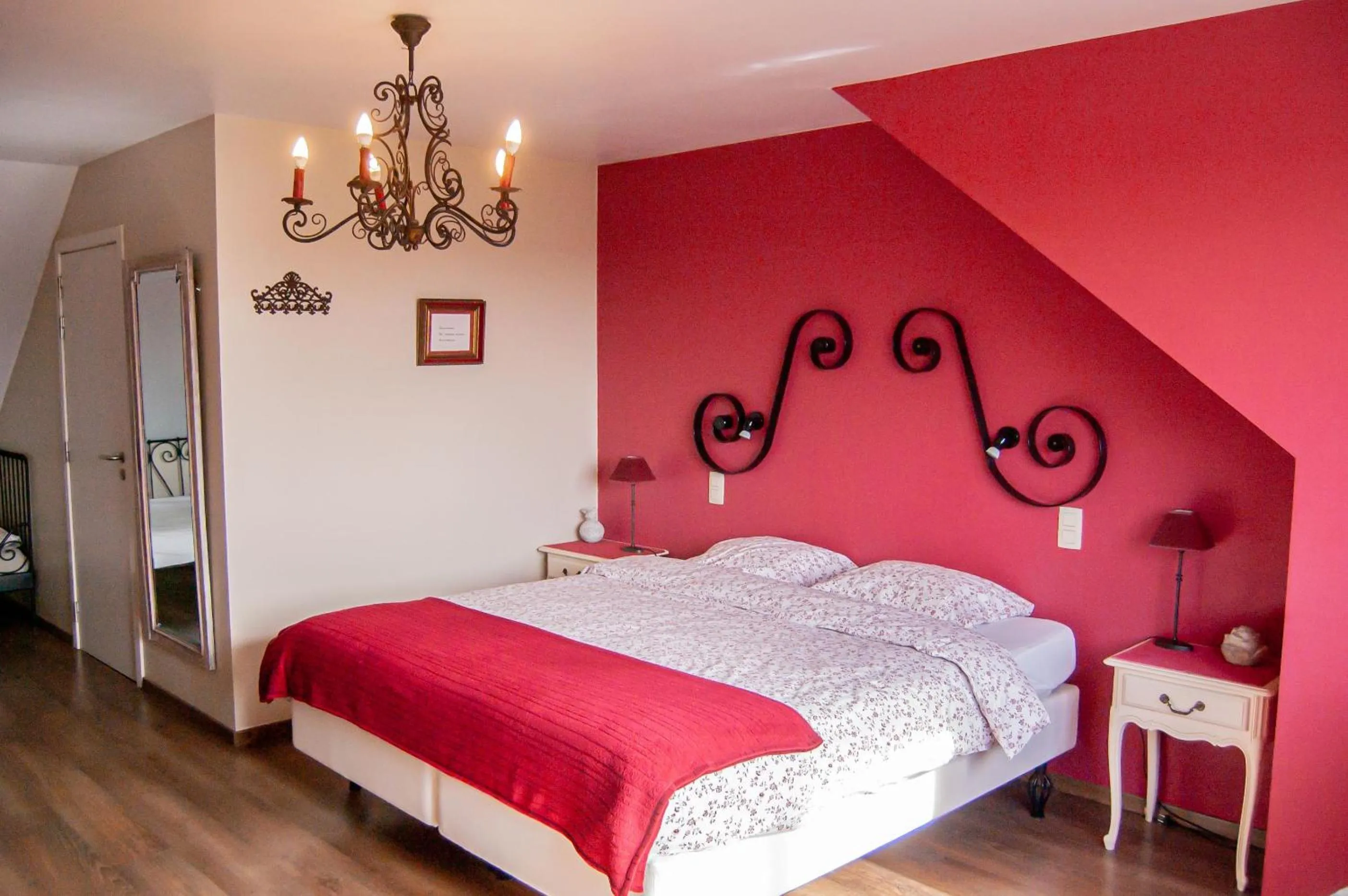 Photo of the whole room, Bed in LOGIES Tuin der Zinnen