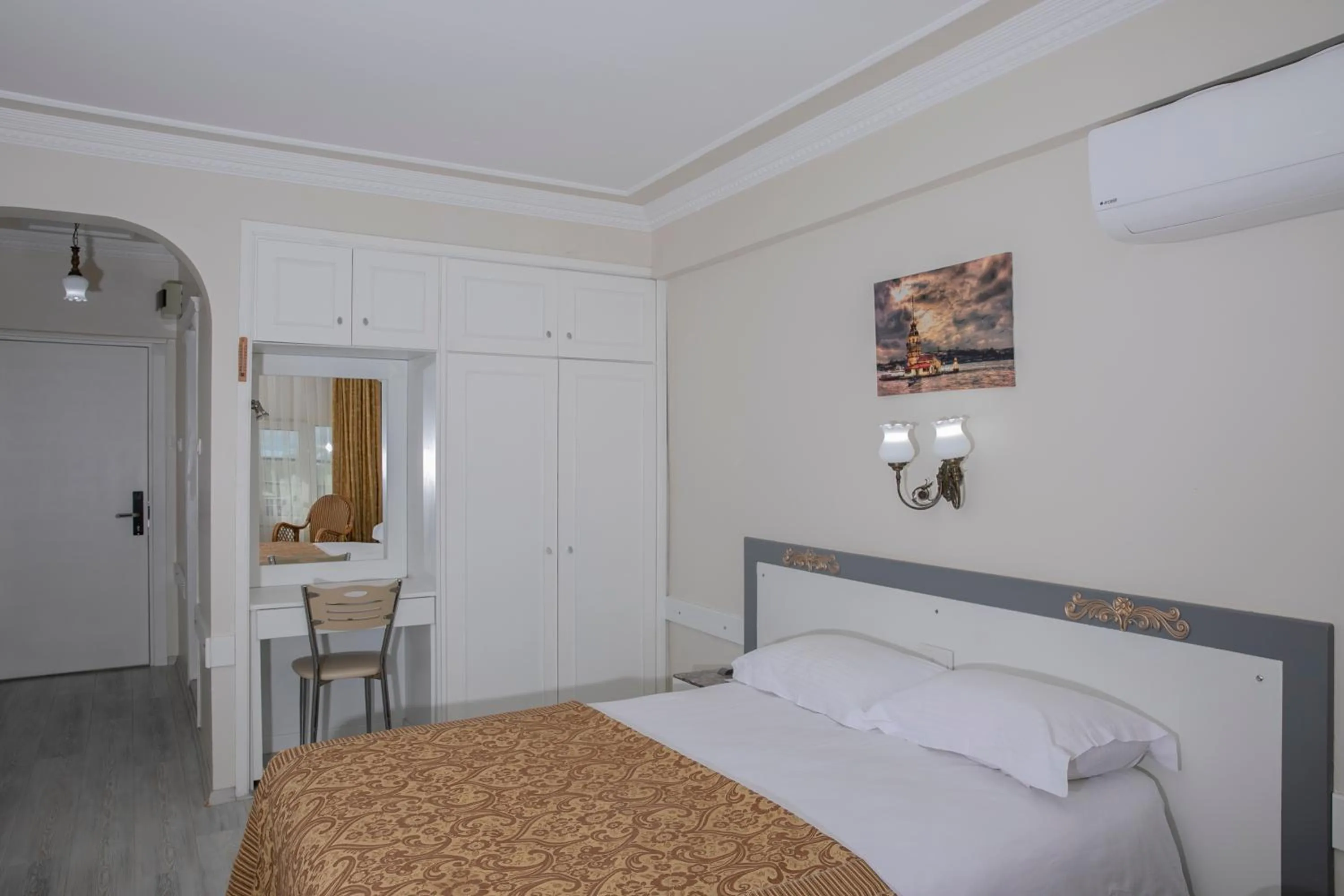 Bedroom, Bed in Hali Hotel