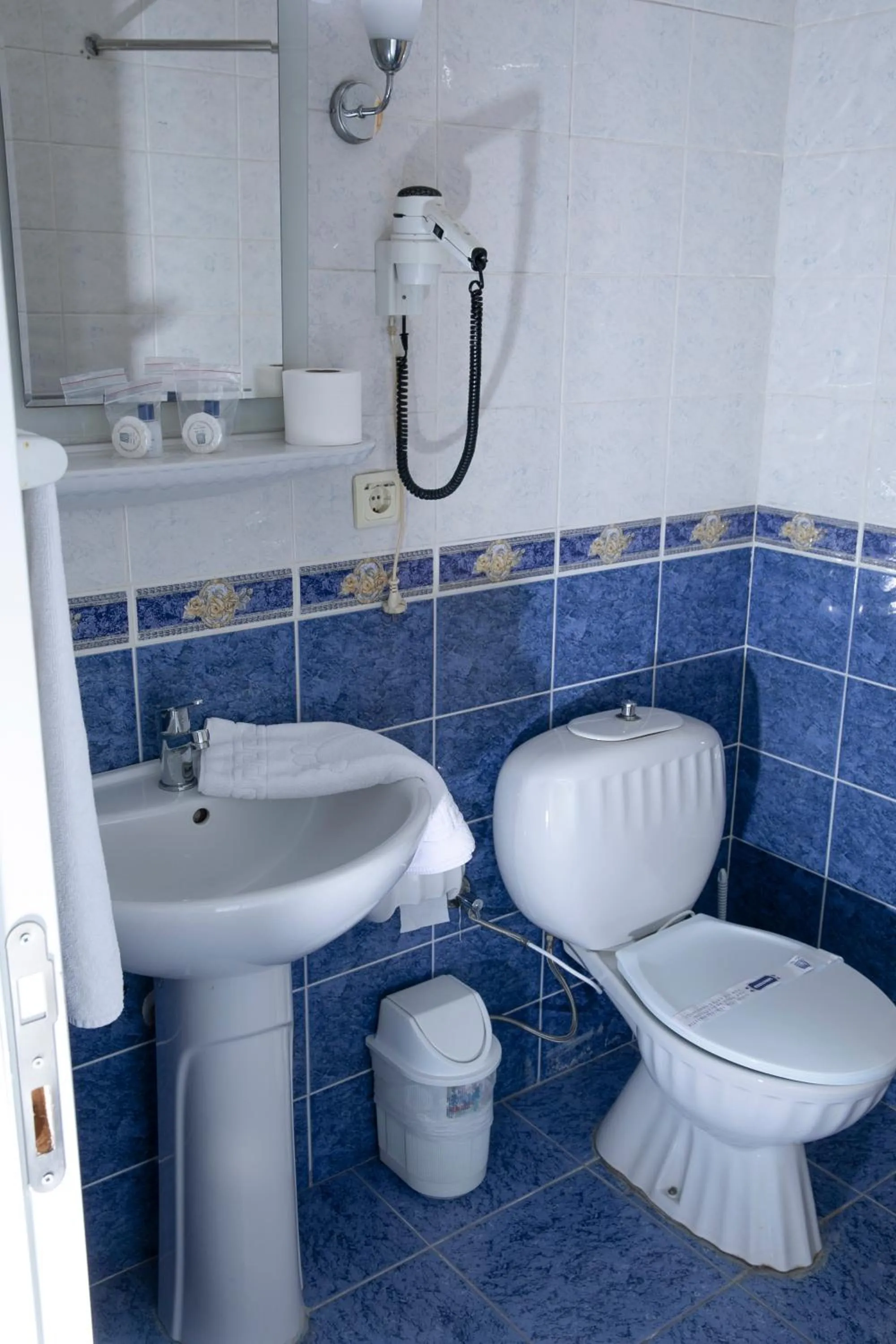 Toilet in Hali Hotel