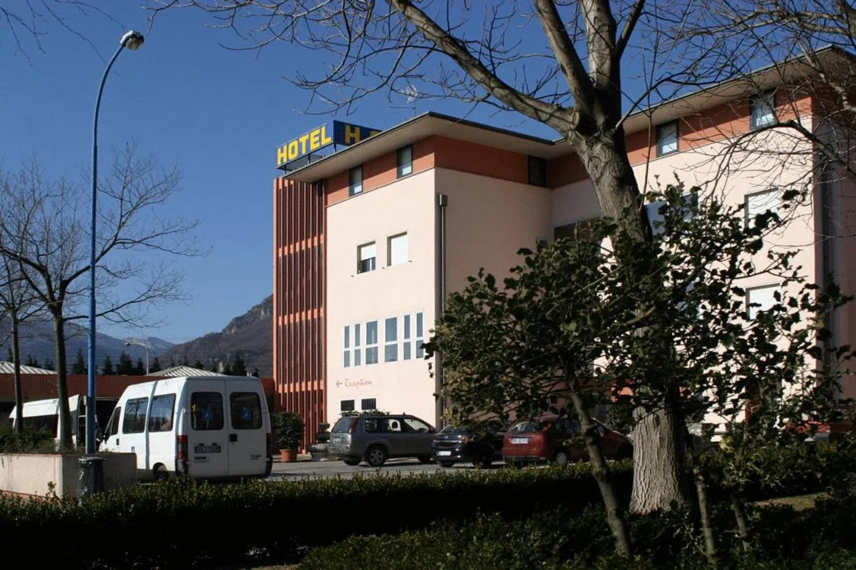 Property building in Hotel Willy